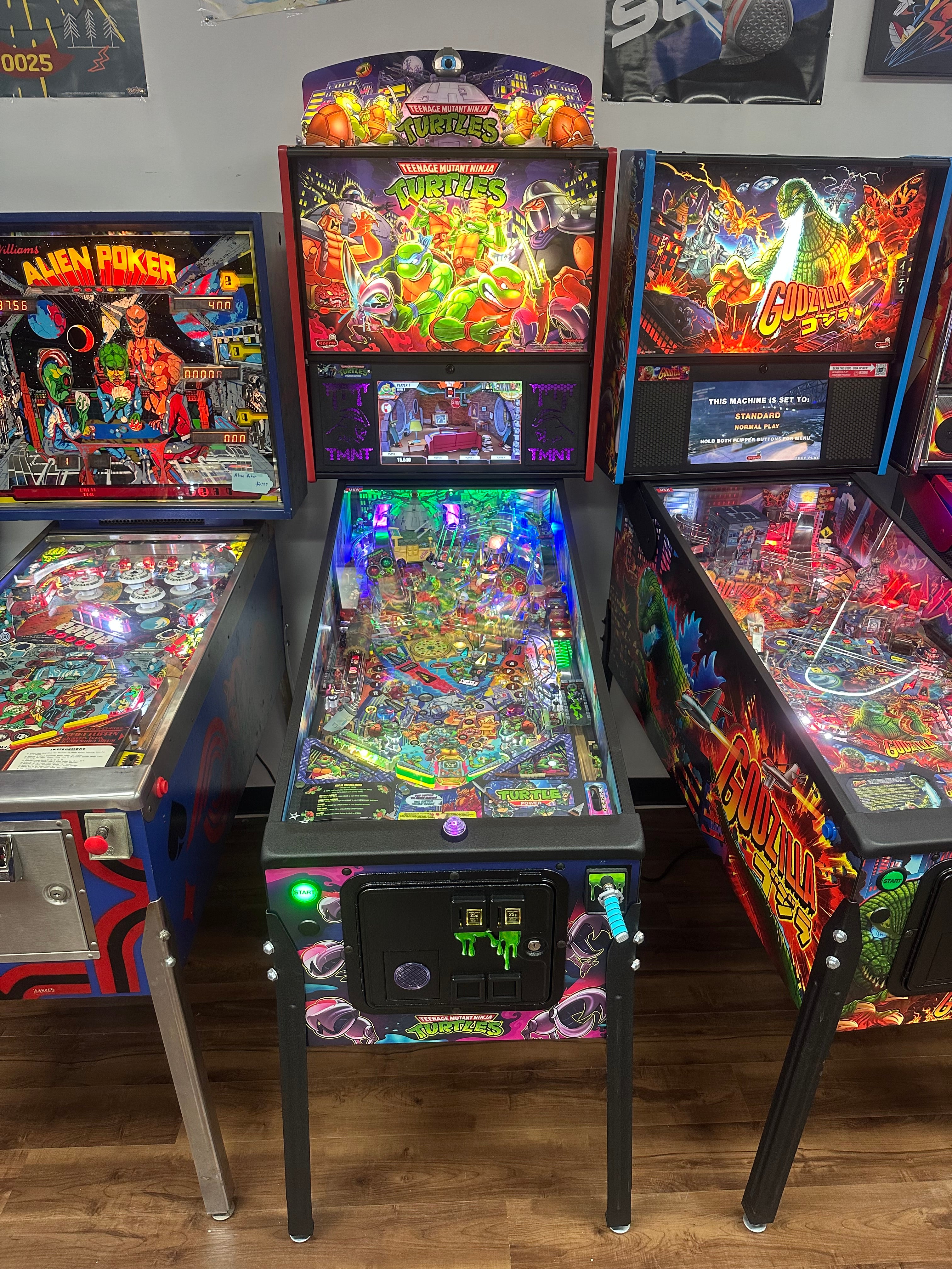 Stern Pinball LOADED Teenage Mutant Ninja Turtles Premium Pinball Machine