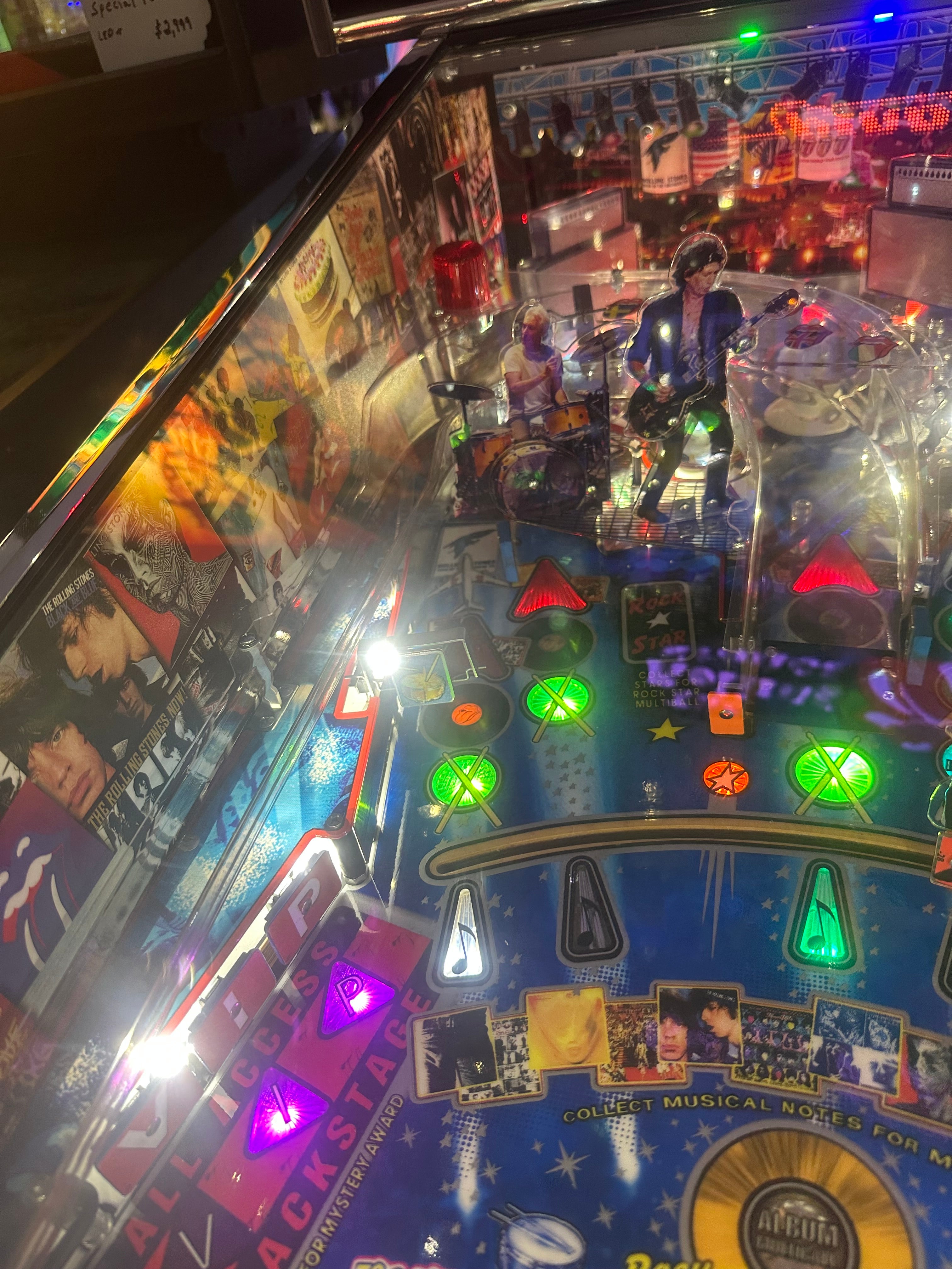 Stern Pinball LOADED The Rolling Stones Limited Edition Pinball Machine