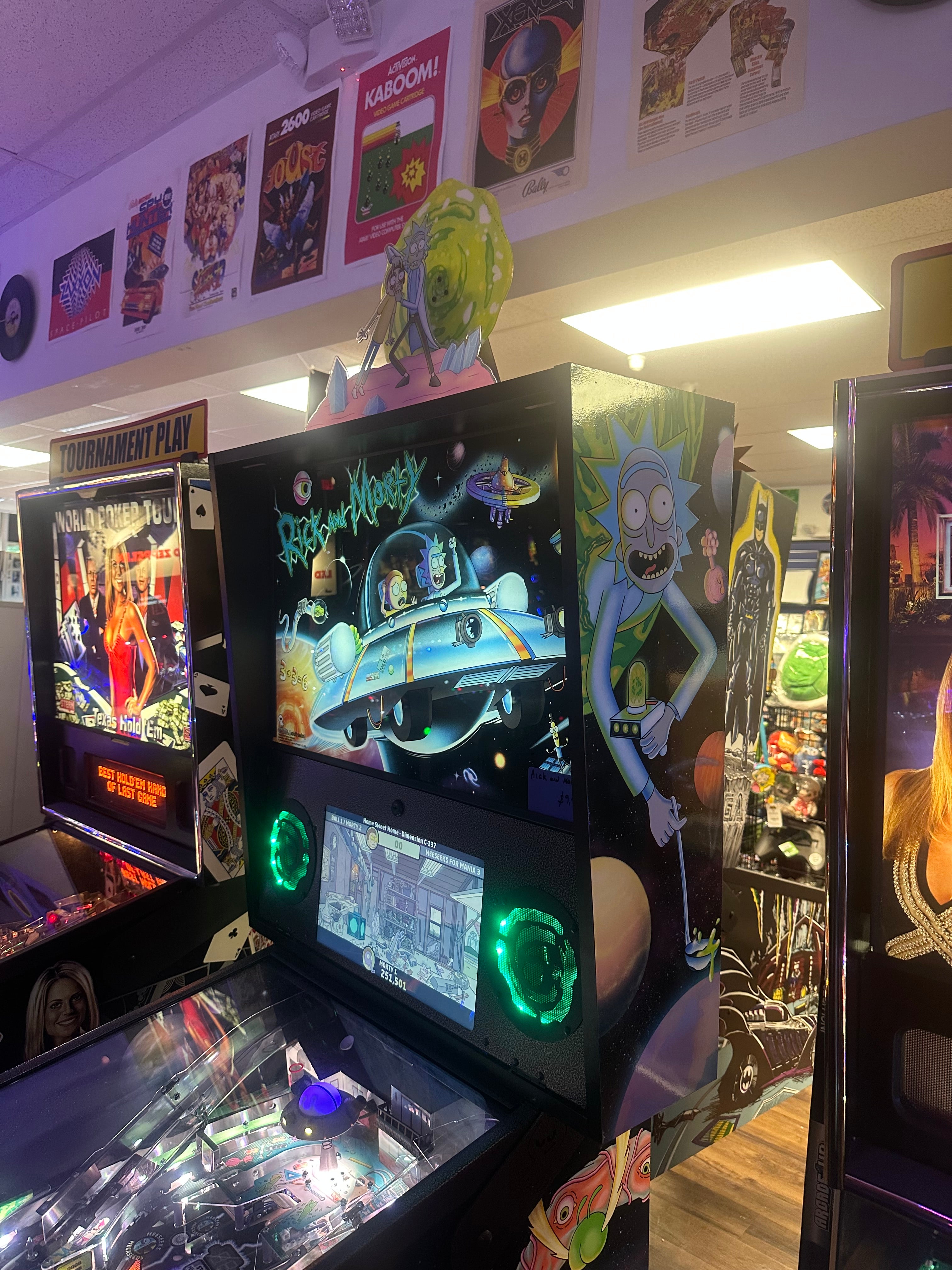 Spooky Pinball Rick and Morty Standard Pinball Machine