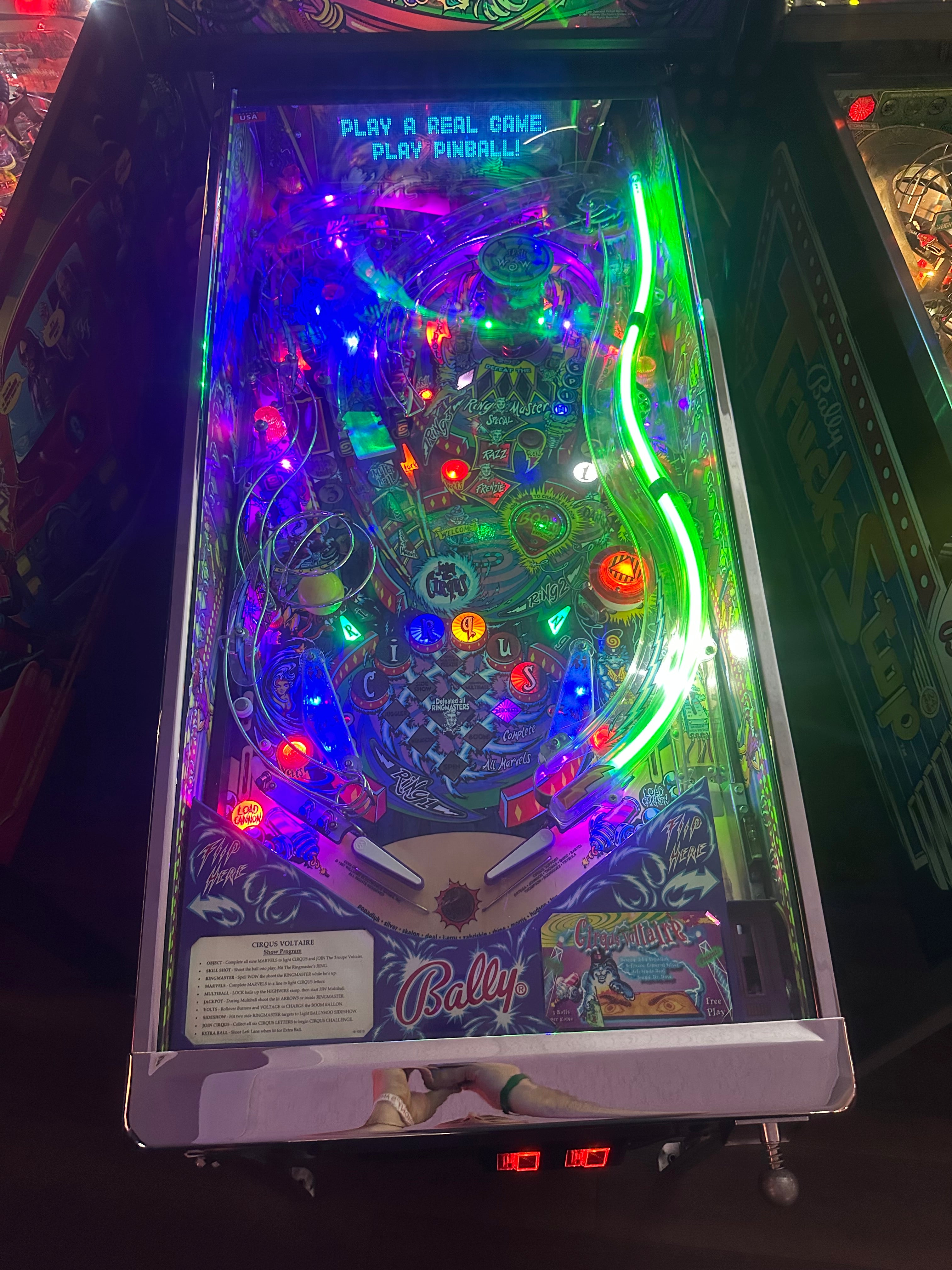 Bally Cirqus Voltaire Pinball Machine