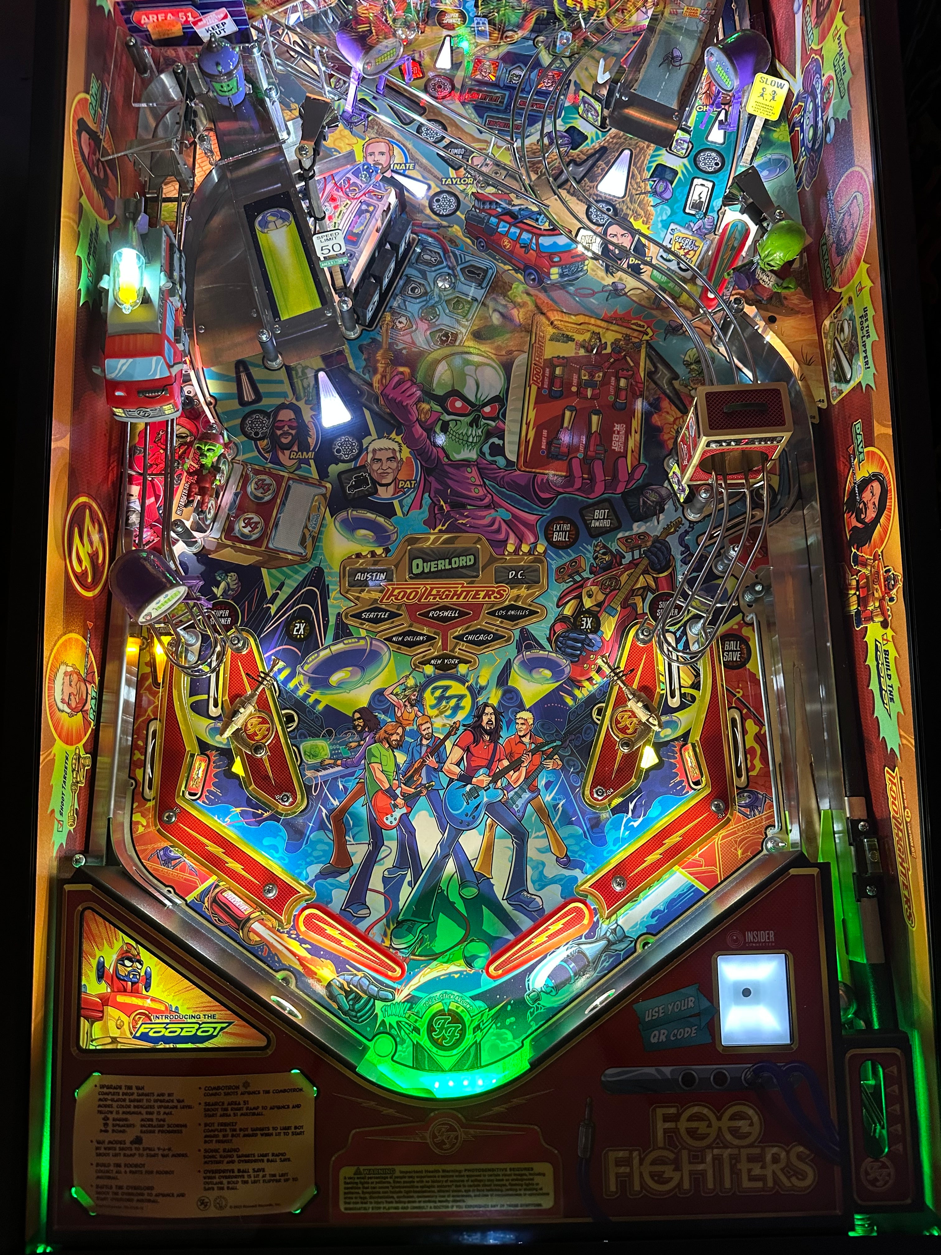 Stern Pinball LOADED Foo Fighters Premium Pinball Machine