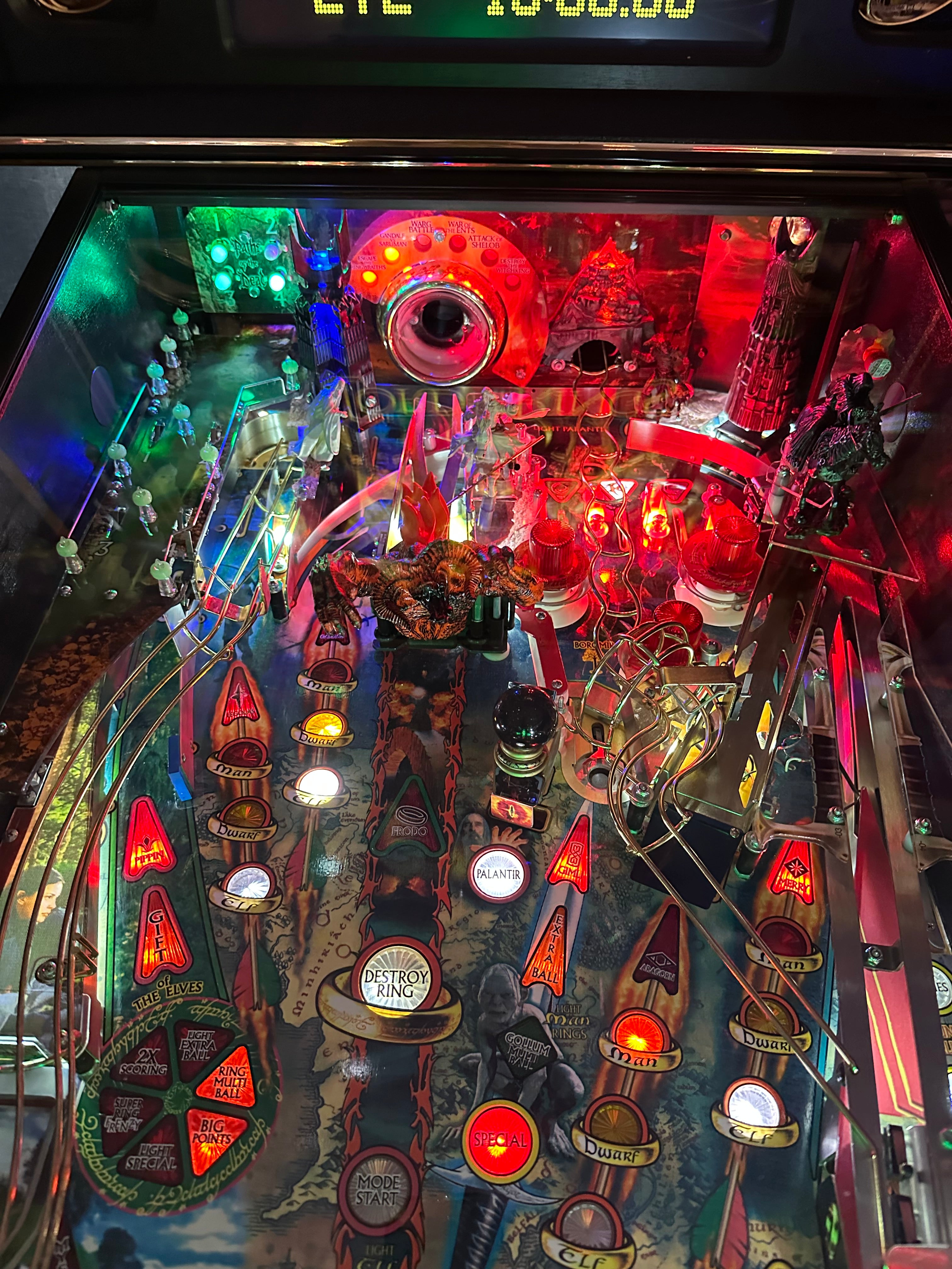 Stern Pinball LOADED The Lord of the Rings Pinball Machine
