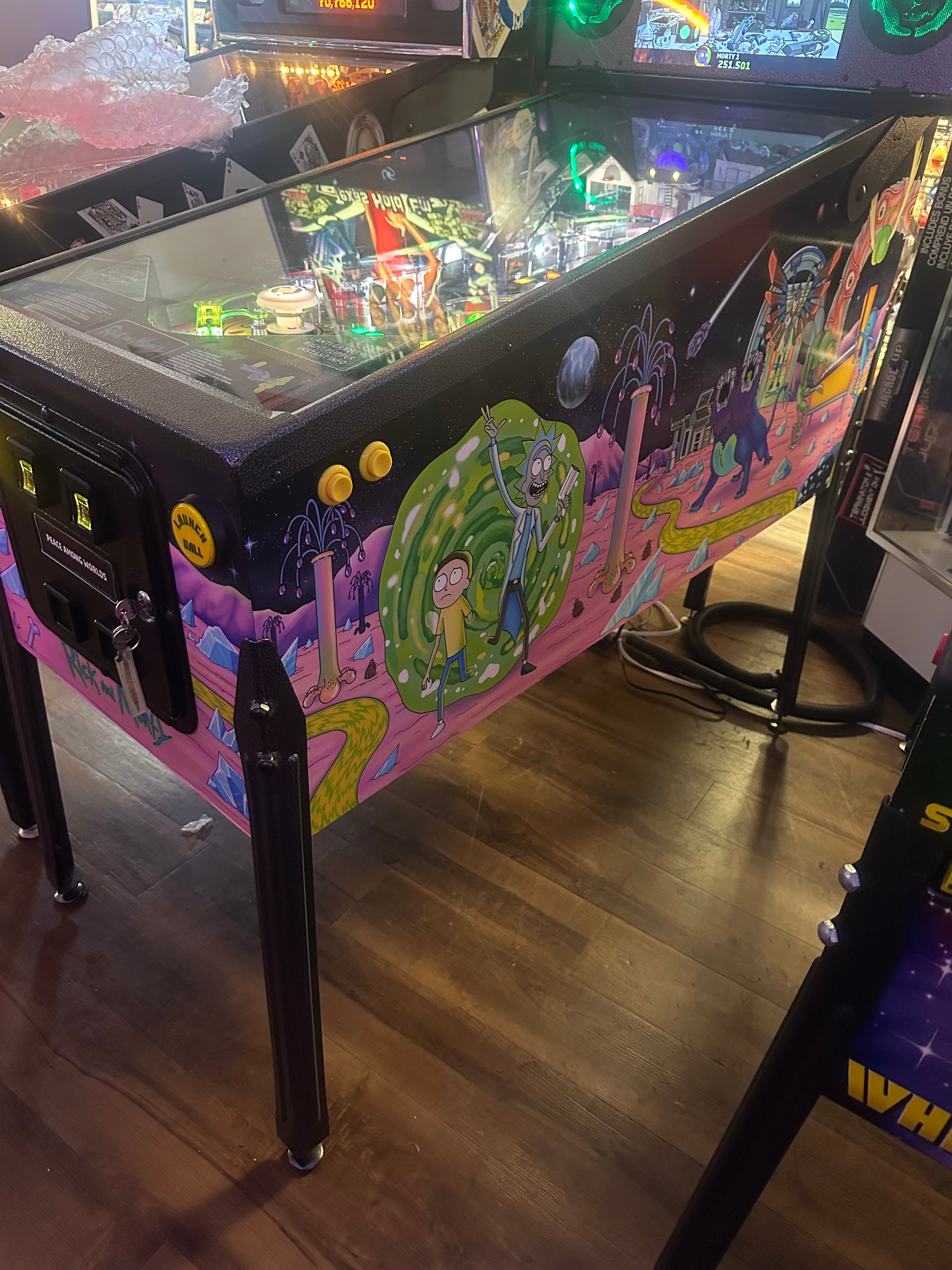 Spooky Pinball Rick and Morty Standard Pinball Machine