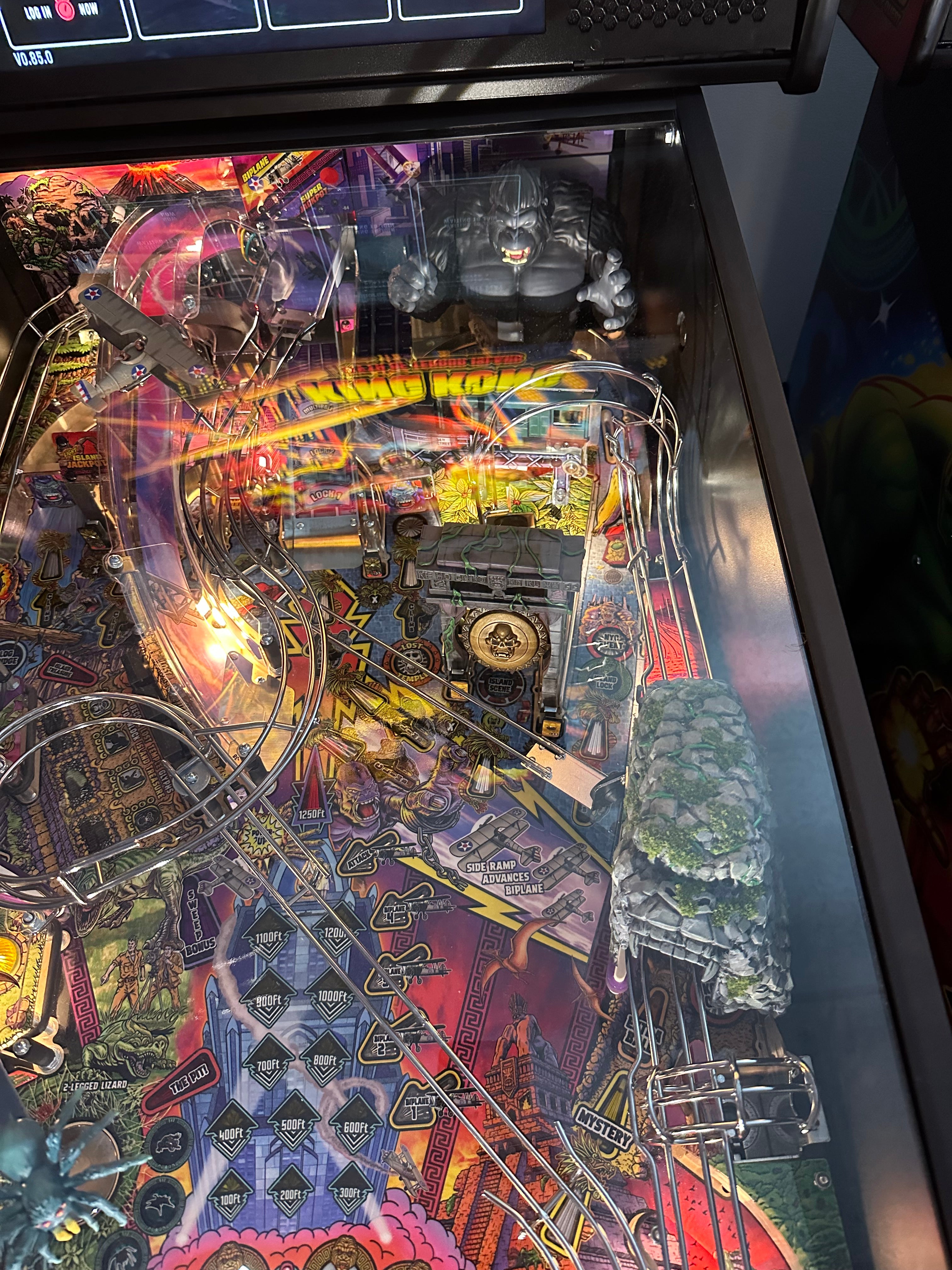 Stern Pinball King Kong: Myth of Terror Island Premium Pinball Machine