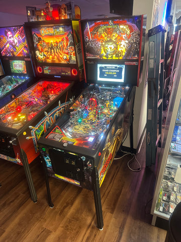 Image of Stern Pinball Dungeons & Dragons: The Tyrant's Eye Premium Pinball Machine