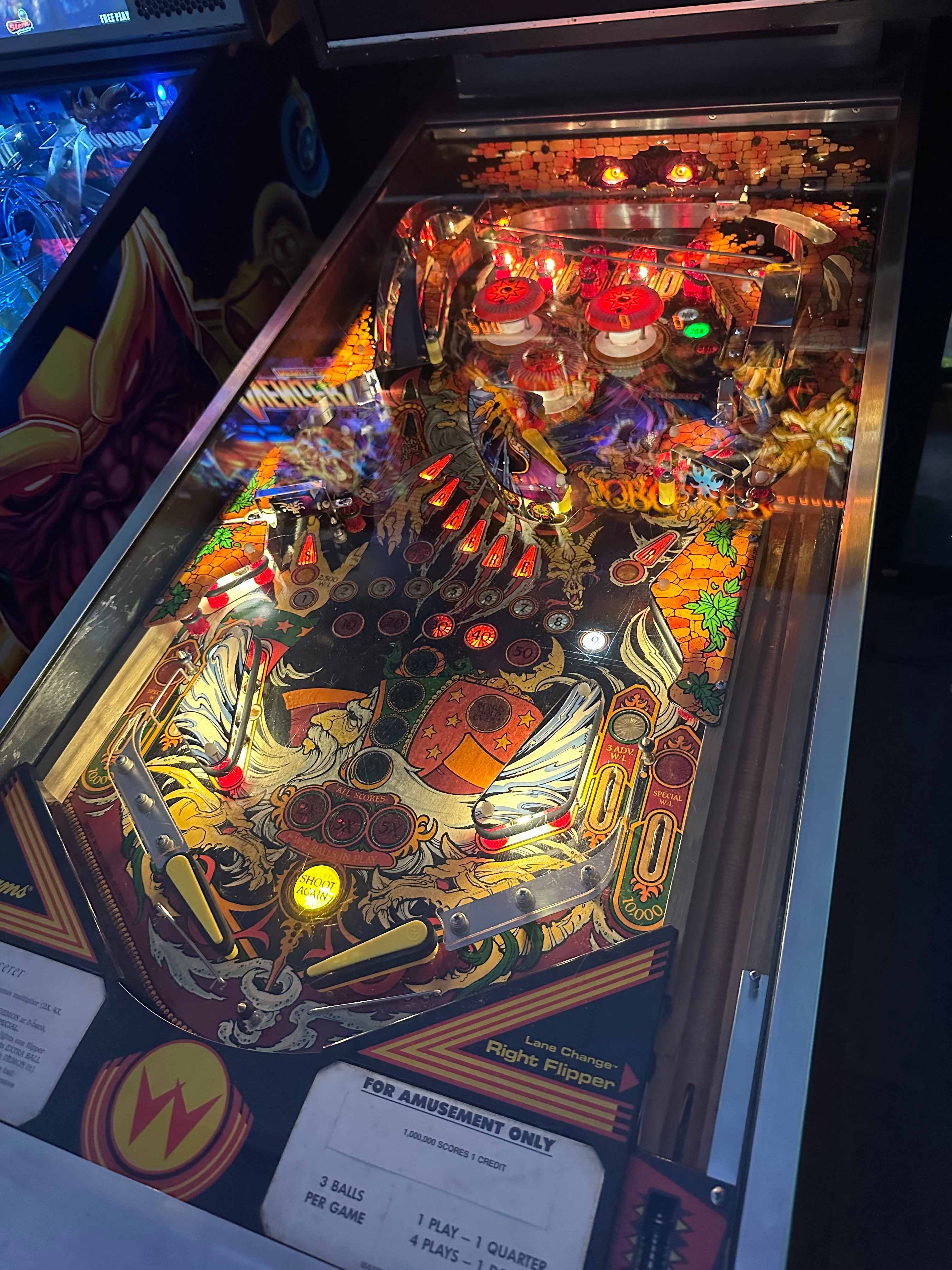 Williams Sorcerer Pinball Machine