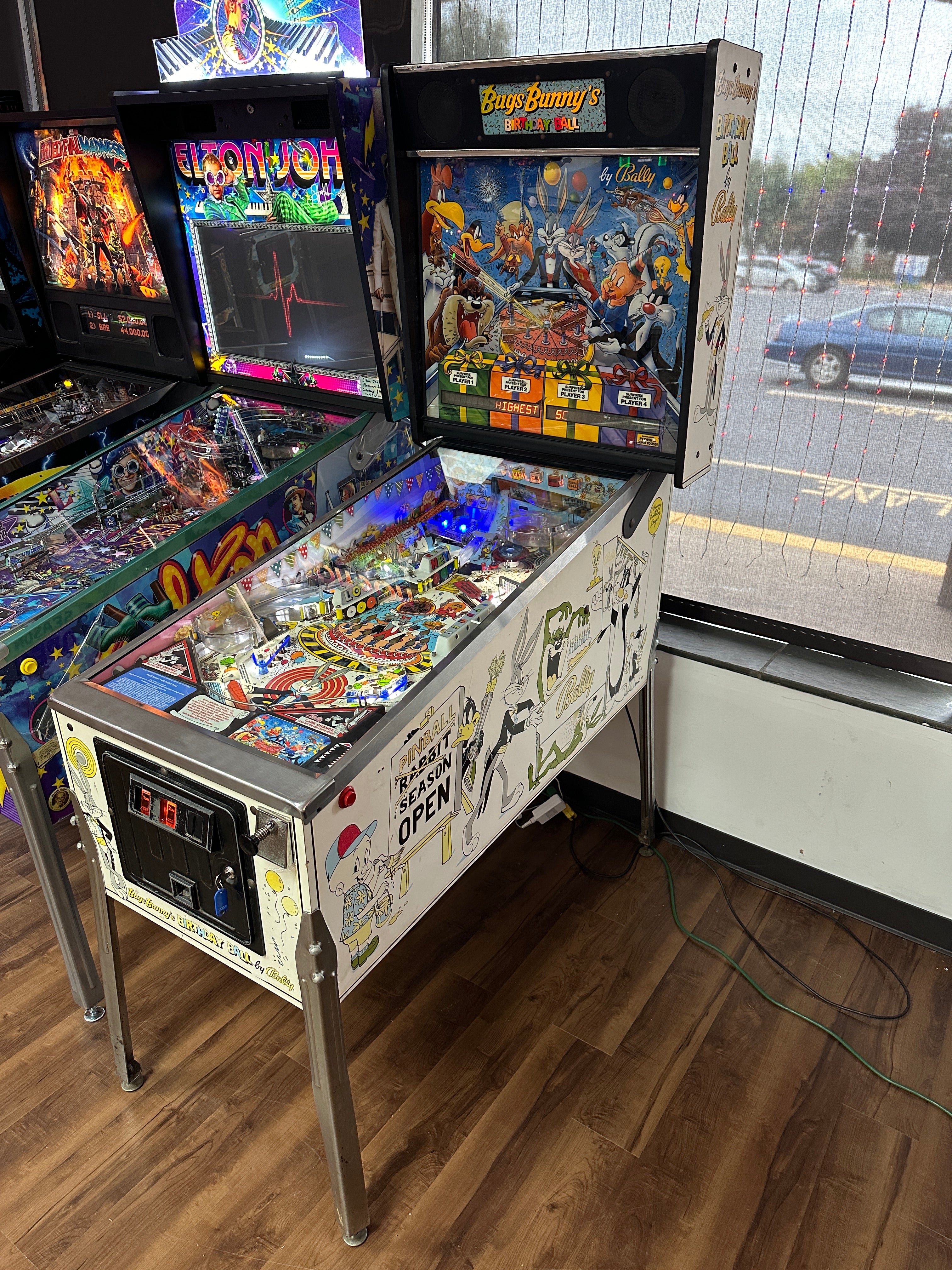 Bally Bugs Bunny's Birthday Ball Pinball Machine
