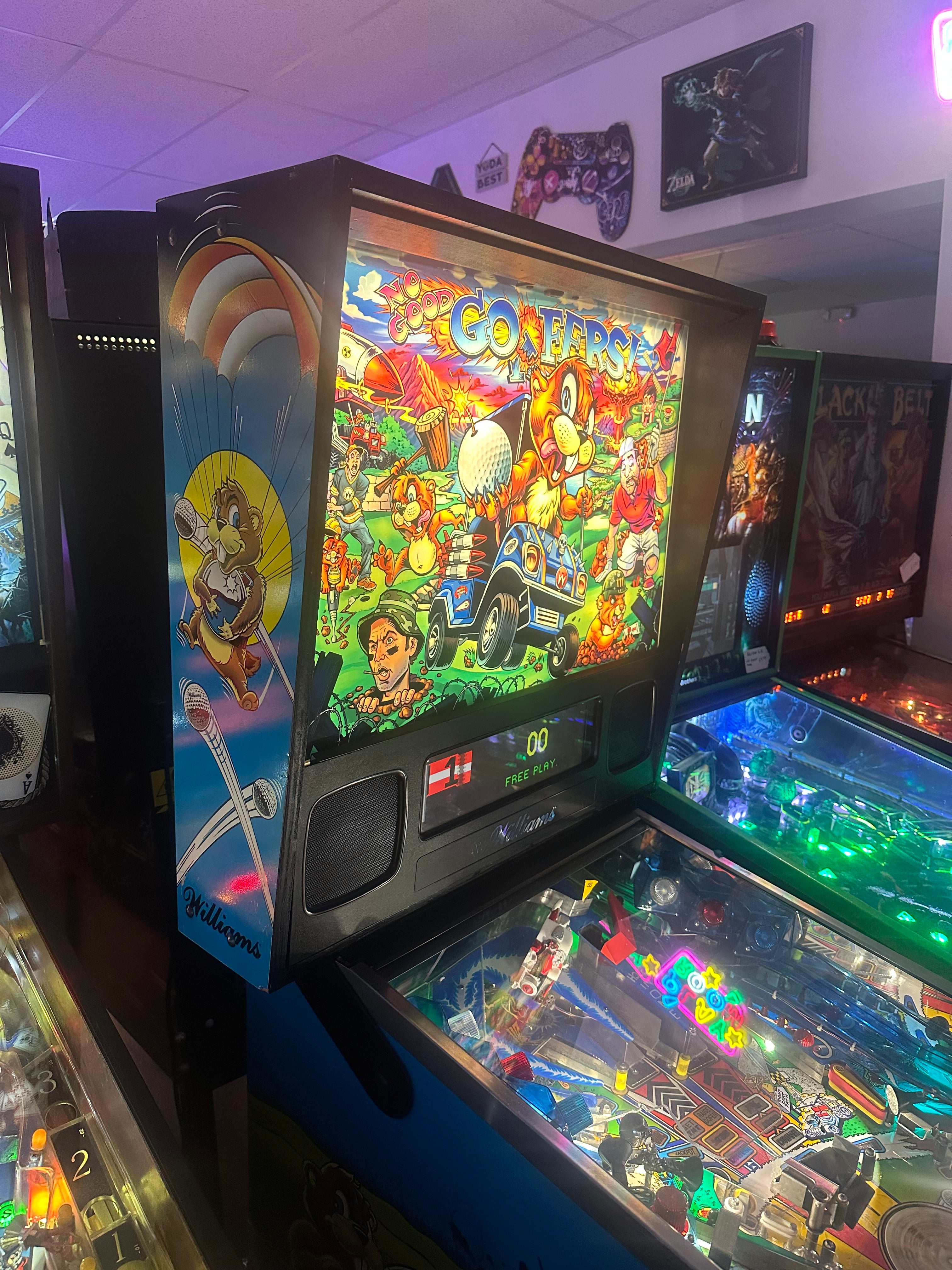 Williams LOADED No Good Gophers Pinball Machine