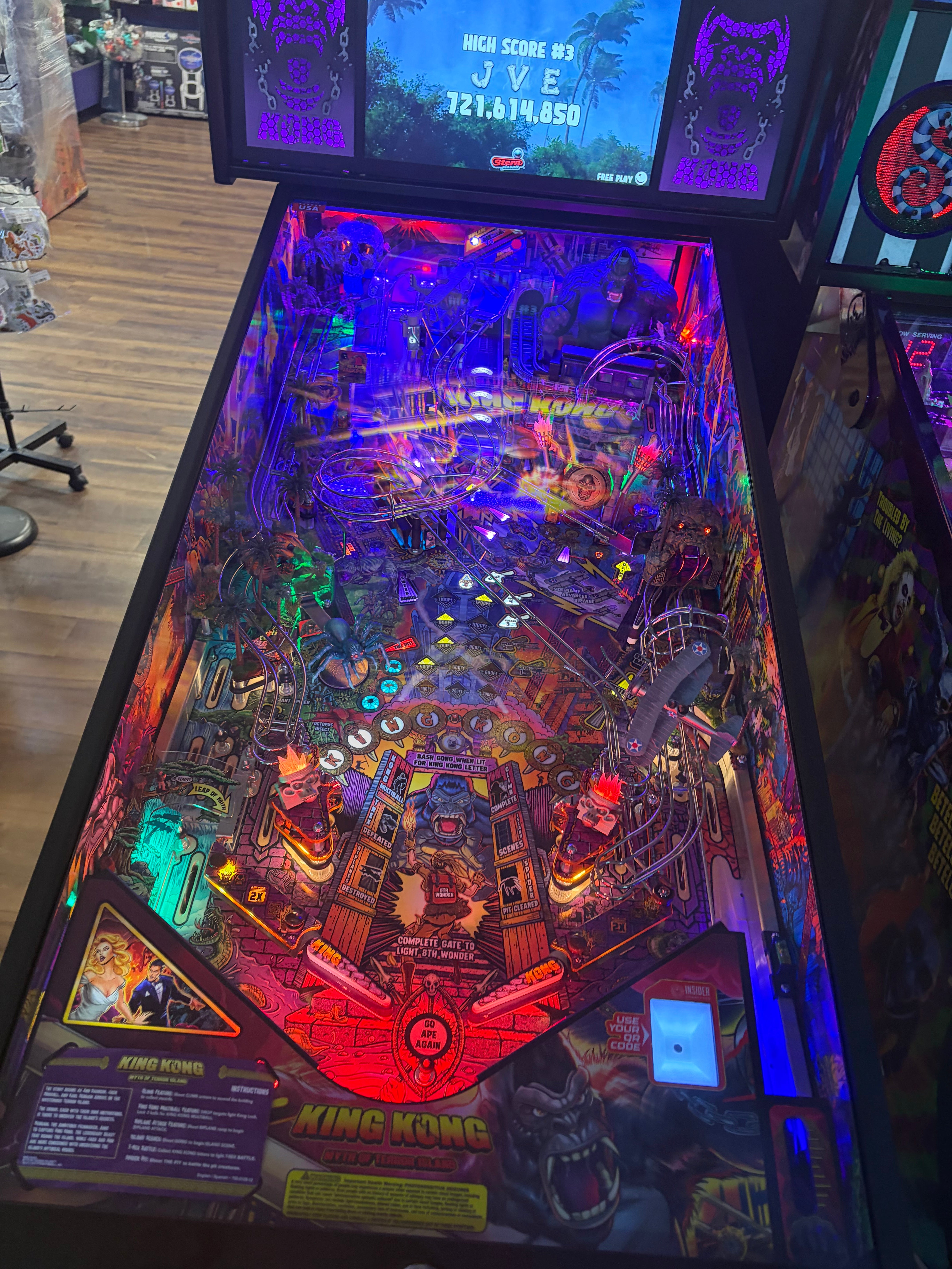 Stern Pinball LOADED King Kong: Myth of Terror Island Premium Pinball Machine