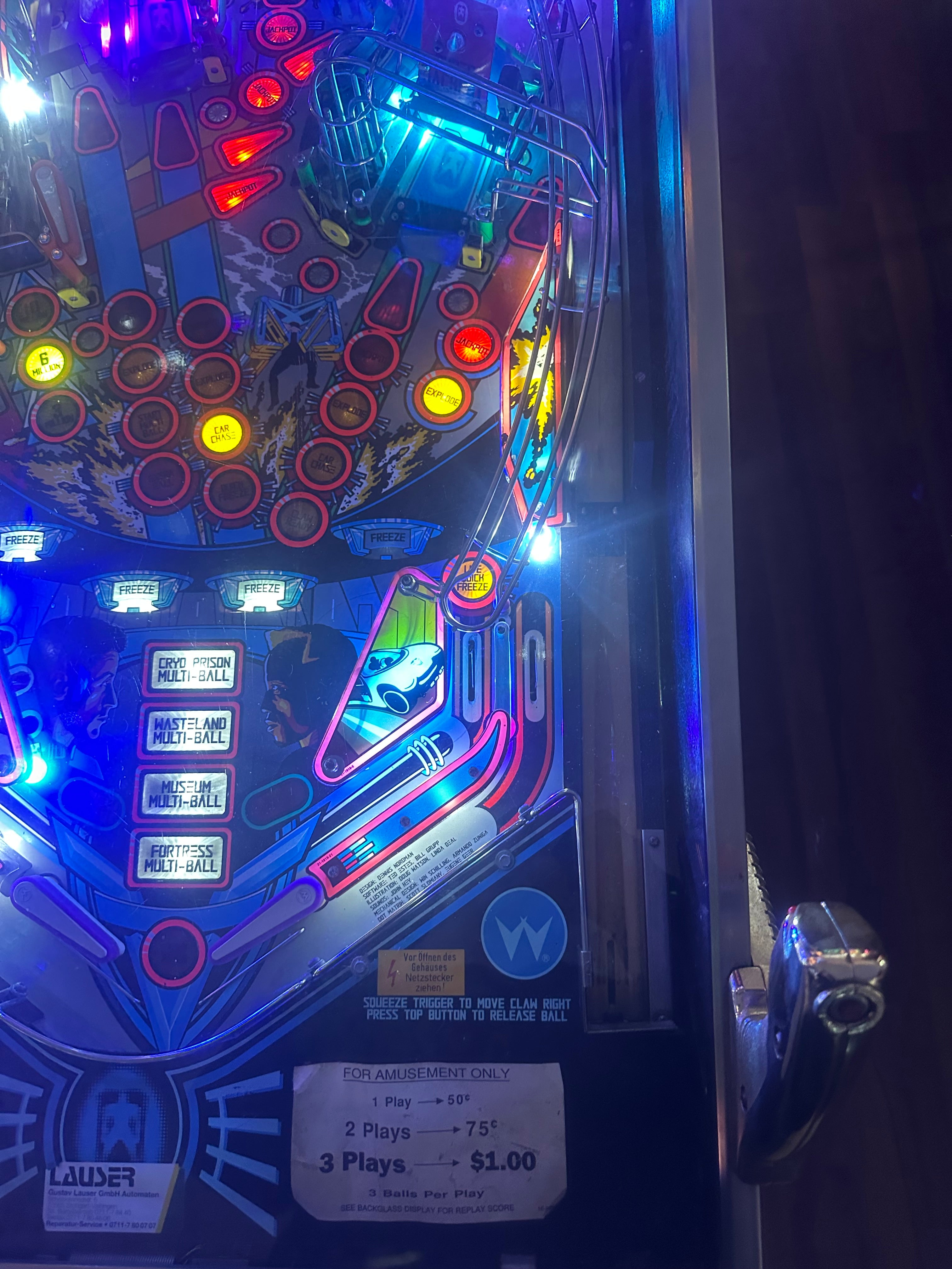 Williams Demolition Man Pinball Machine