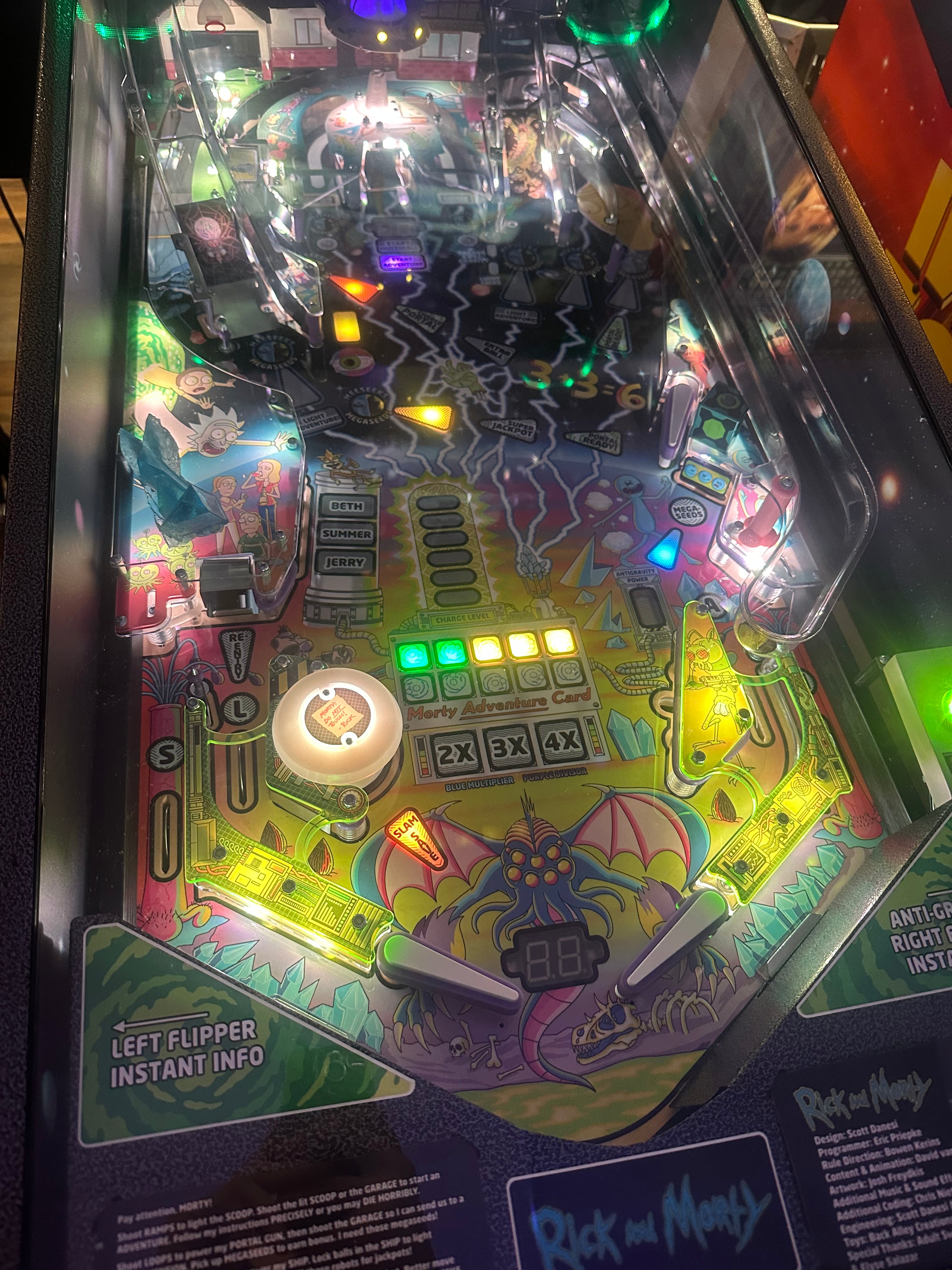Spooky Pinball Rick and Morty Standard Pinball Machine