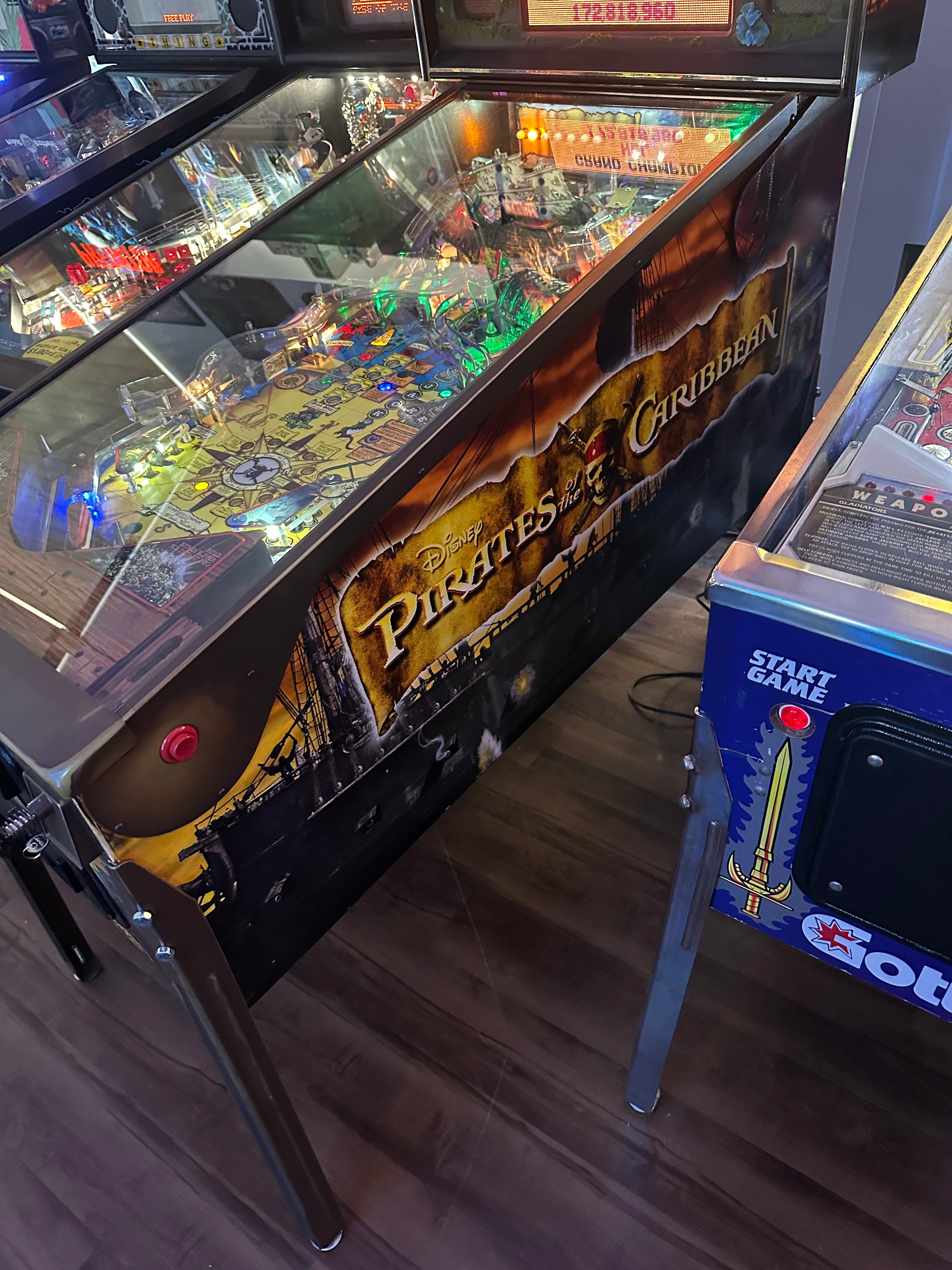 Stern Pinball LOADES Pirates of the Caribbean Pinball Machine