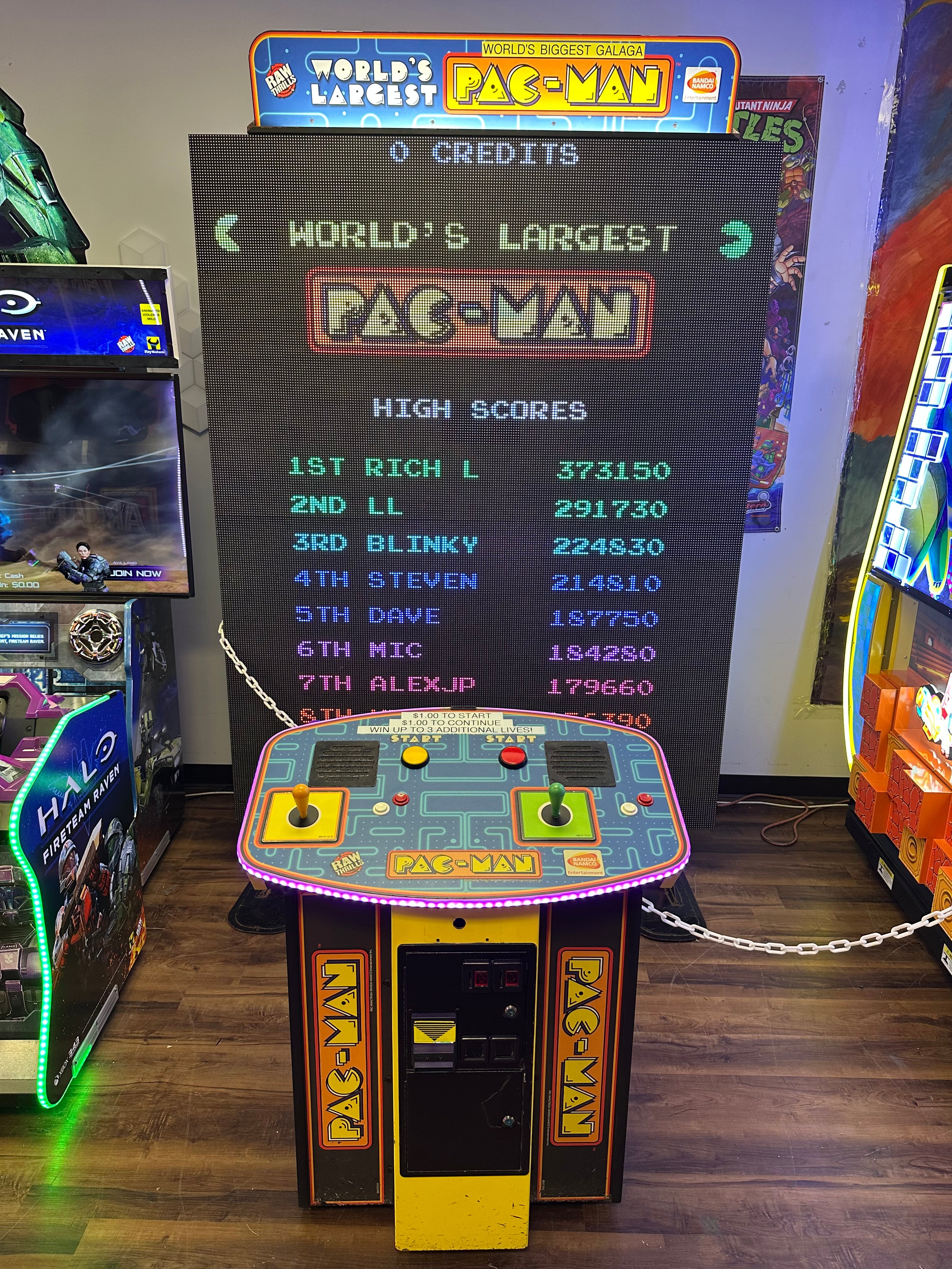 Bandai Namco World’s Largest Pac-Man & Galaga Arcade Game