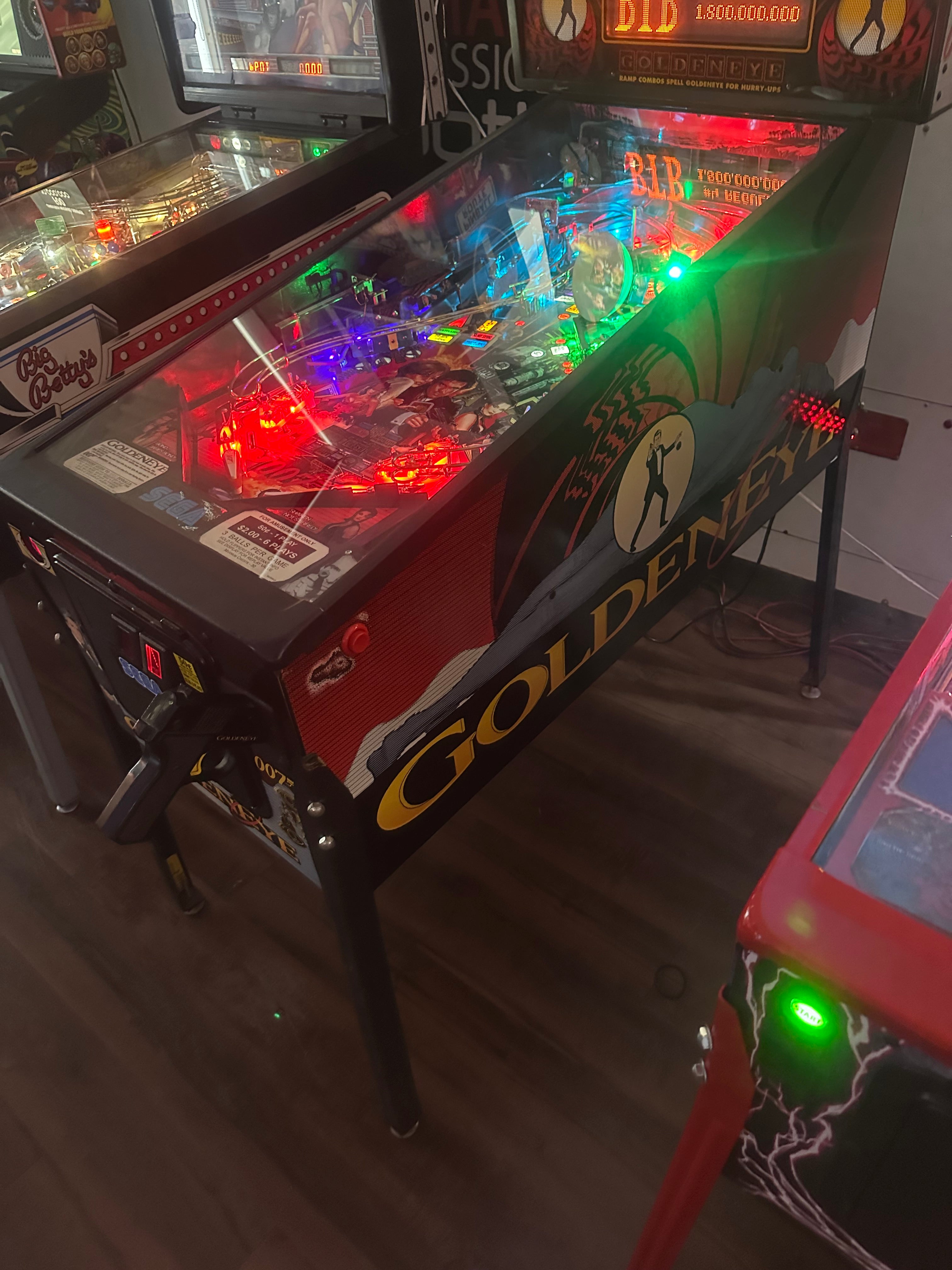 SEGA Goldeneye Pinball Machine