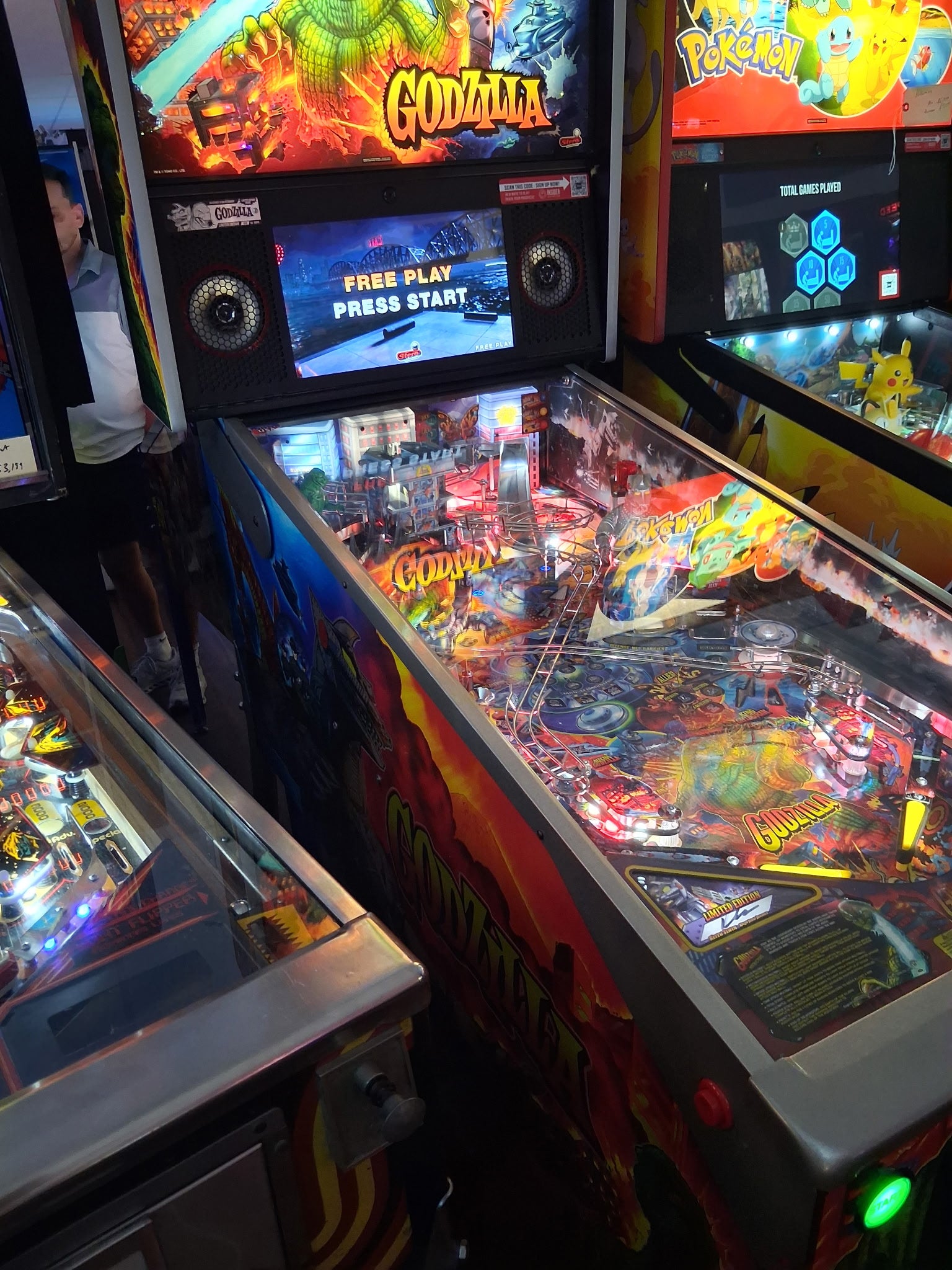 Stern Pinball Godzilla Limited Edition Pinball Machine with Stern Topper