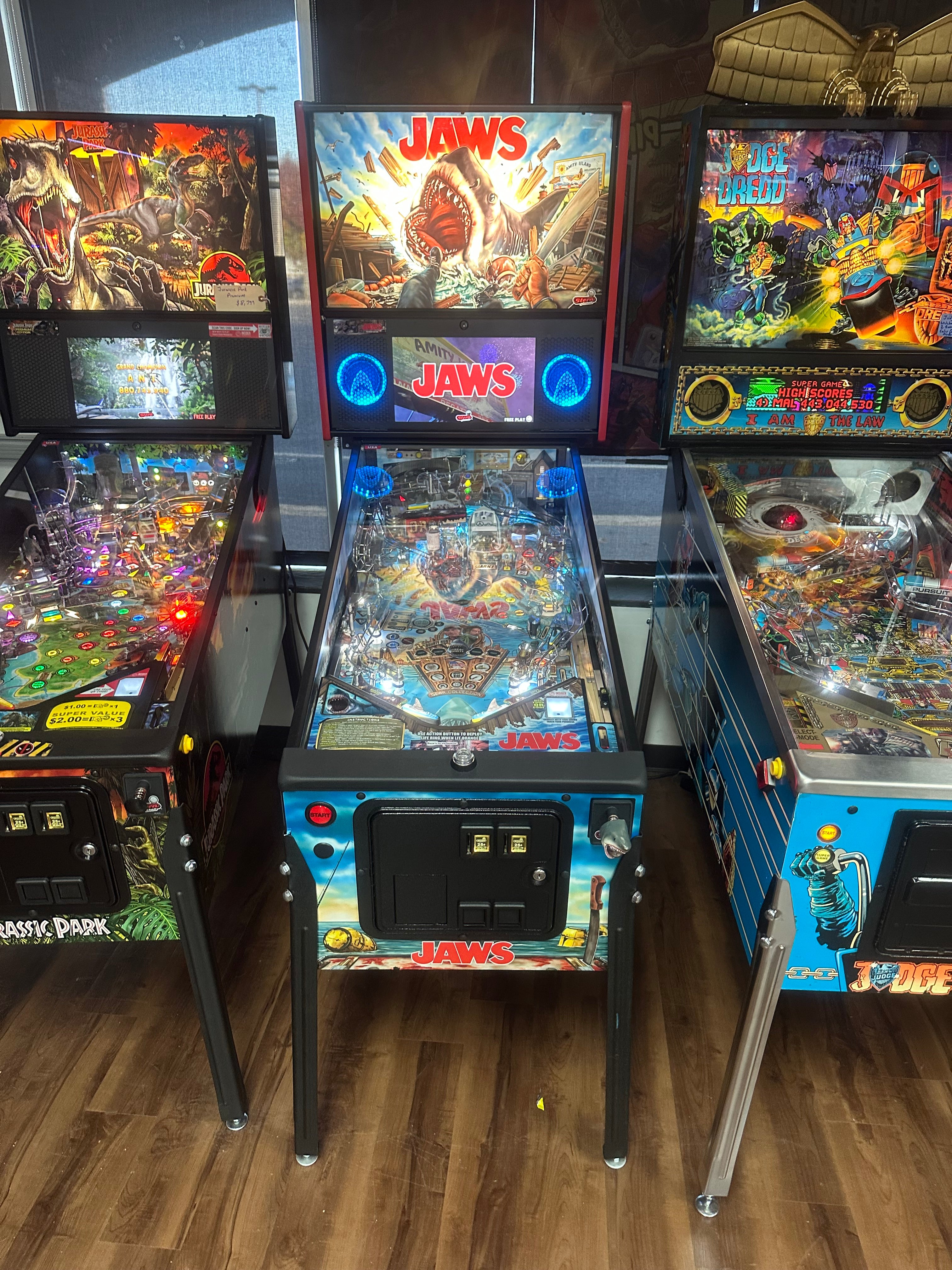 Stern Pinball Jaws Premium Pinball Machine