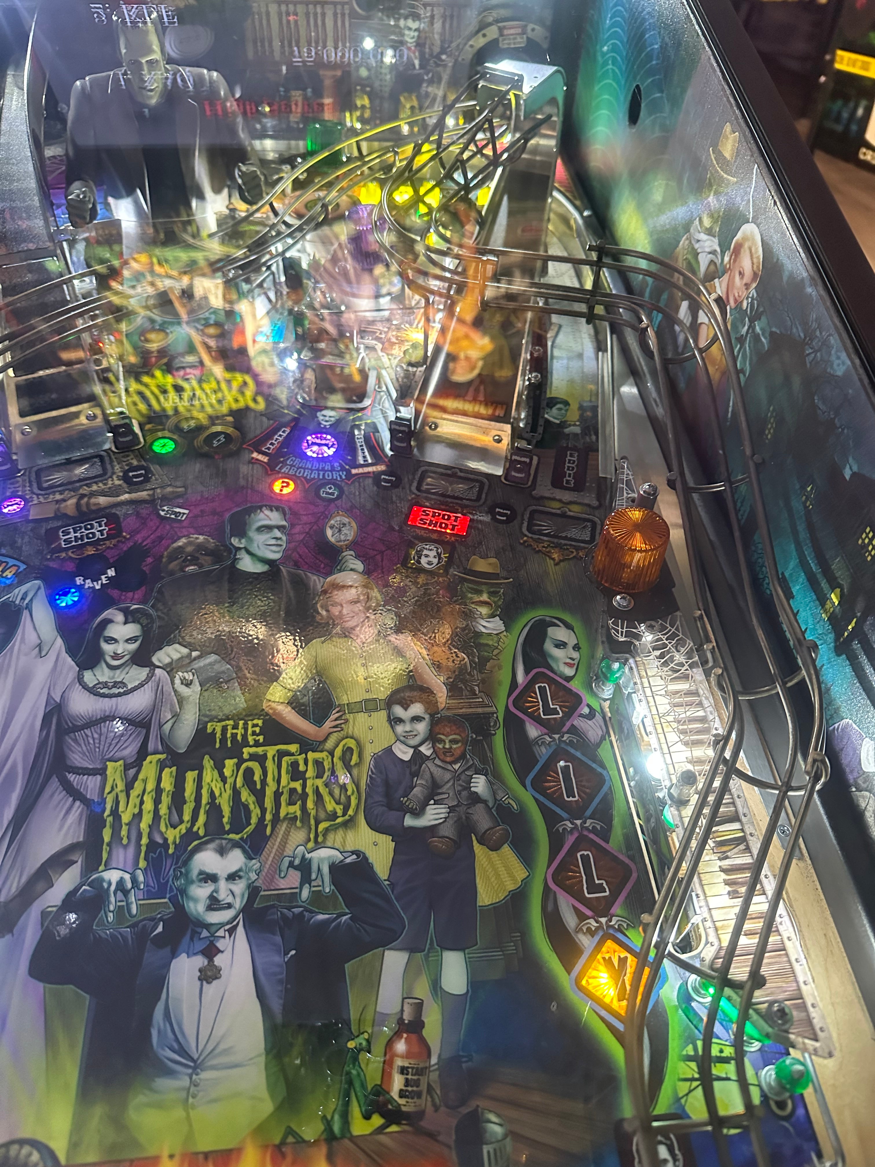 Stern Pinball The Munsters Pro Pinball Machine