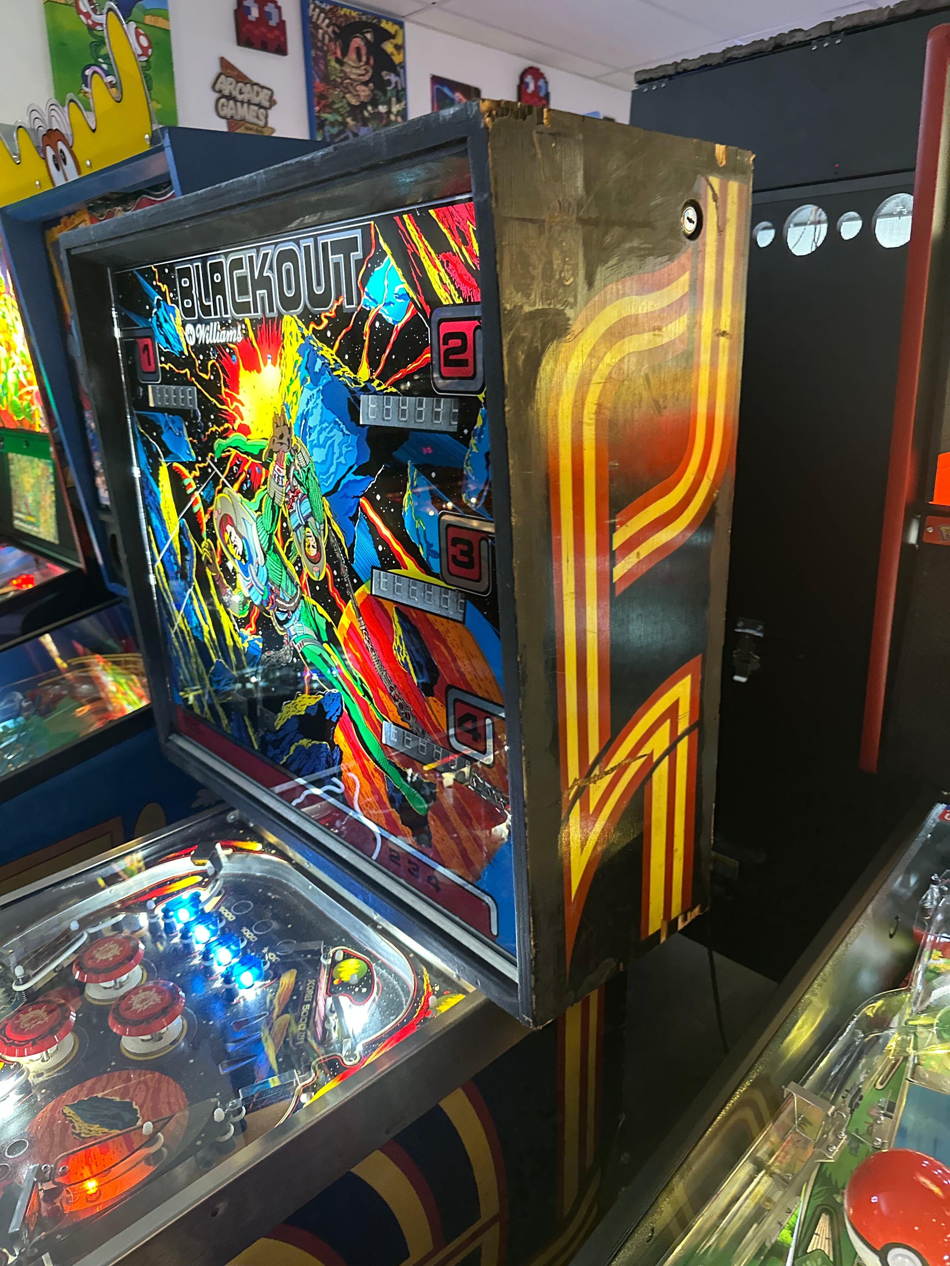 Williams Blackout Pinball Machine