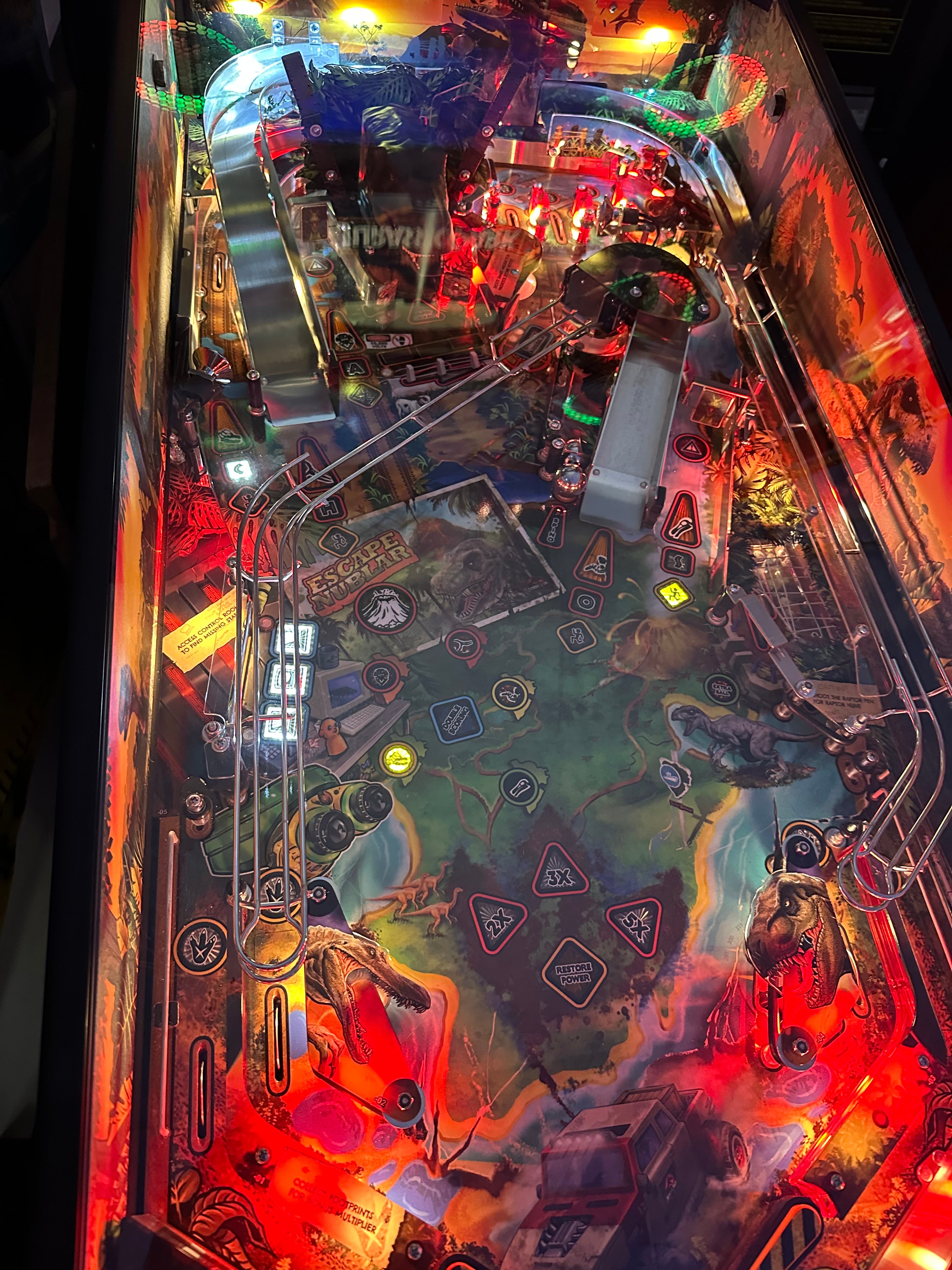 Stern Pinball LOADED Jurassic Park Home Pinball Machine