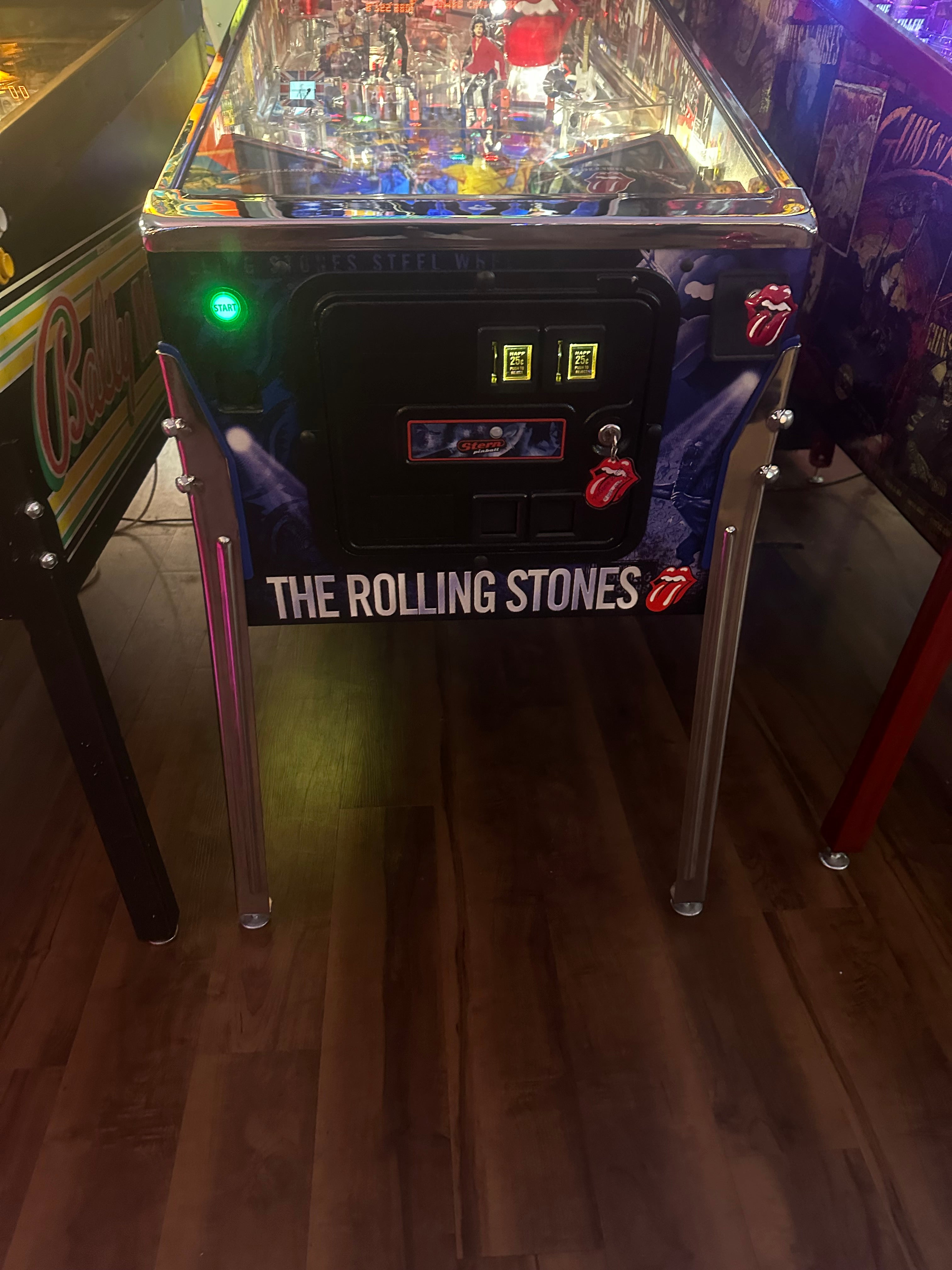 Stern Pinball LOADED The Rolling Stones Limited Edition Pinball Machine