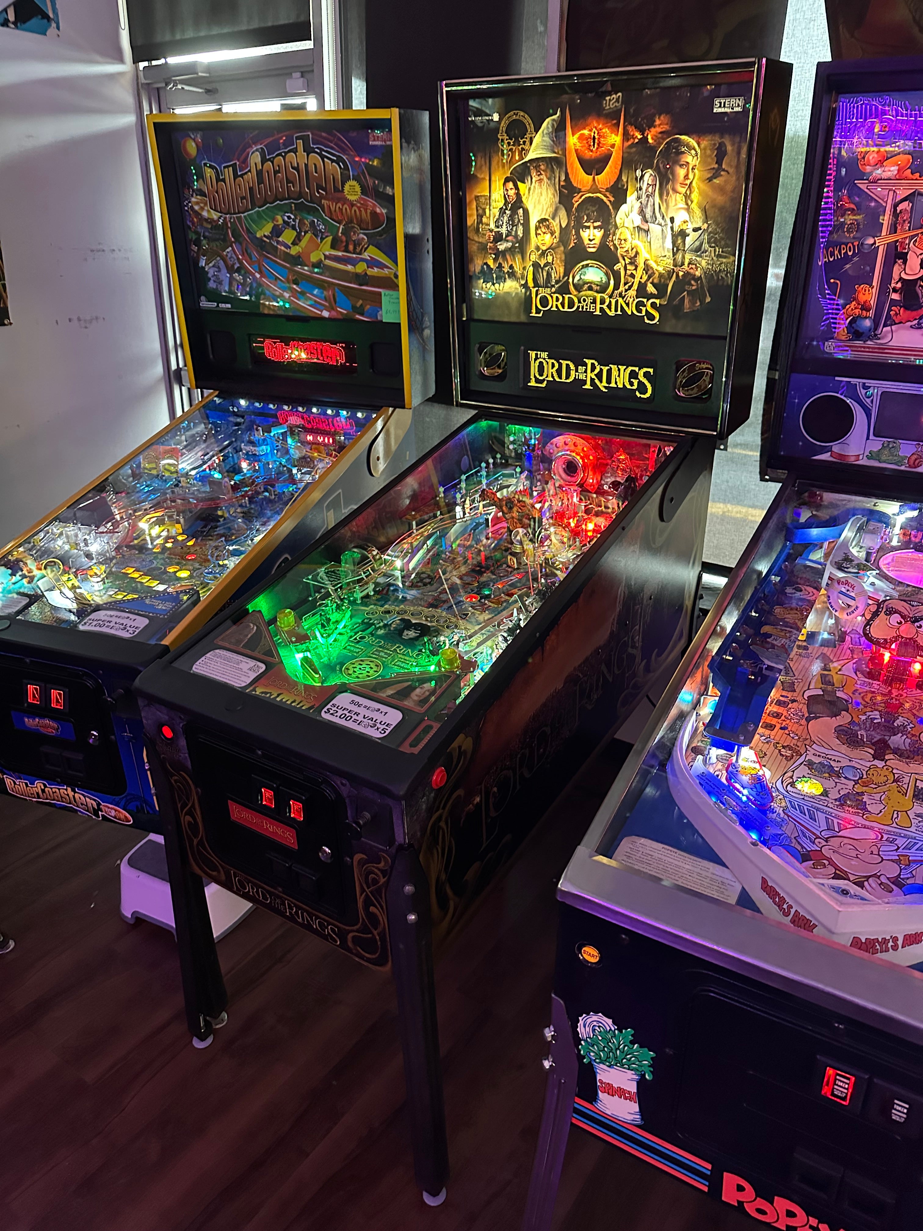 Stern Pinball LOADED The Lord of the Rings Pinball Machine