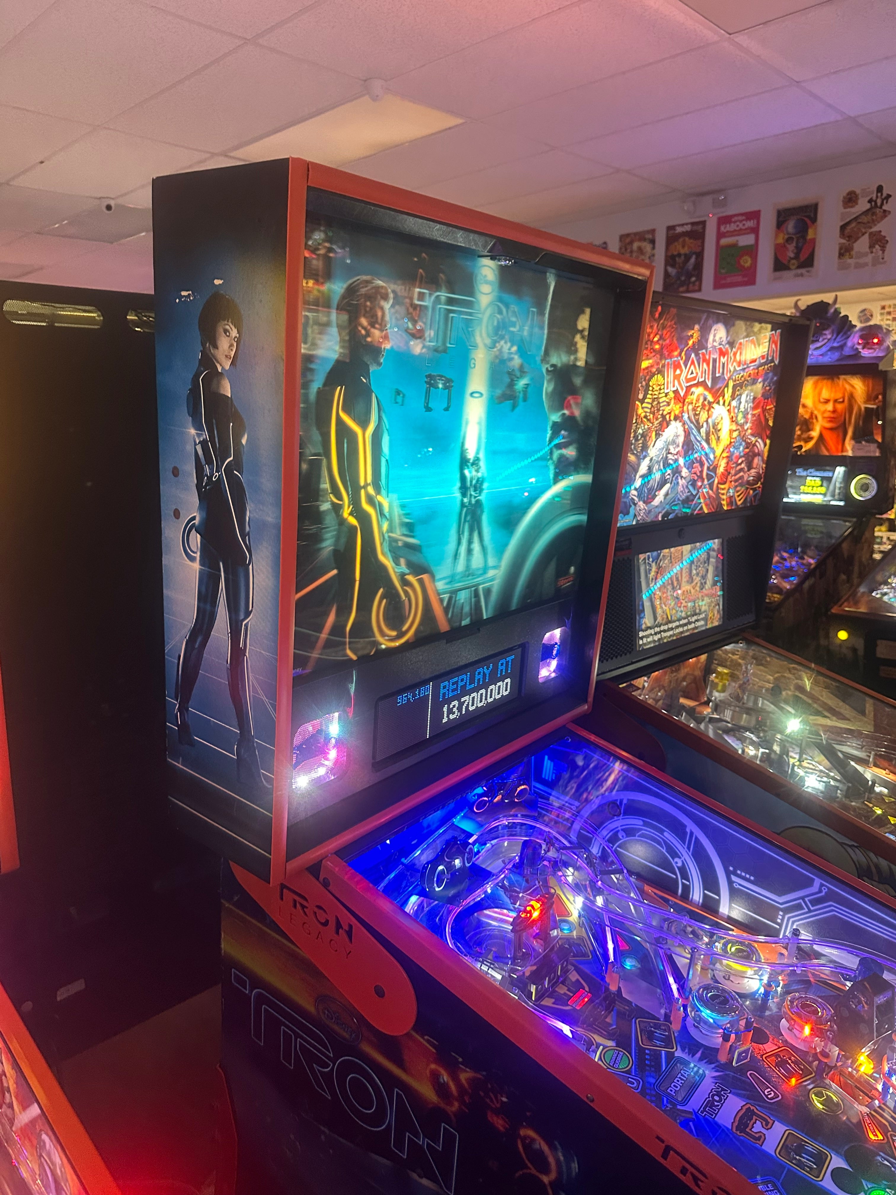 Stern Pinball LOADED TRON: Legacy Pro Pinball Machine