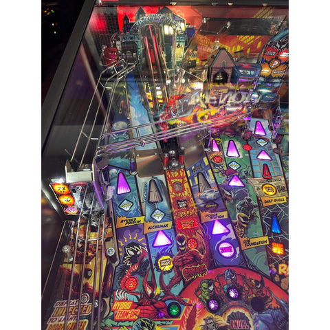 Image of Stern Pinball Venom Premium Pinball Machine FREE SHIPPING