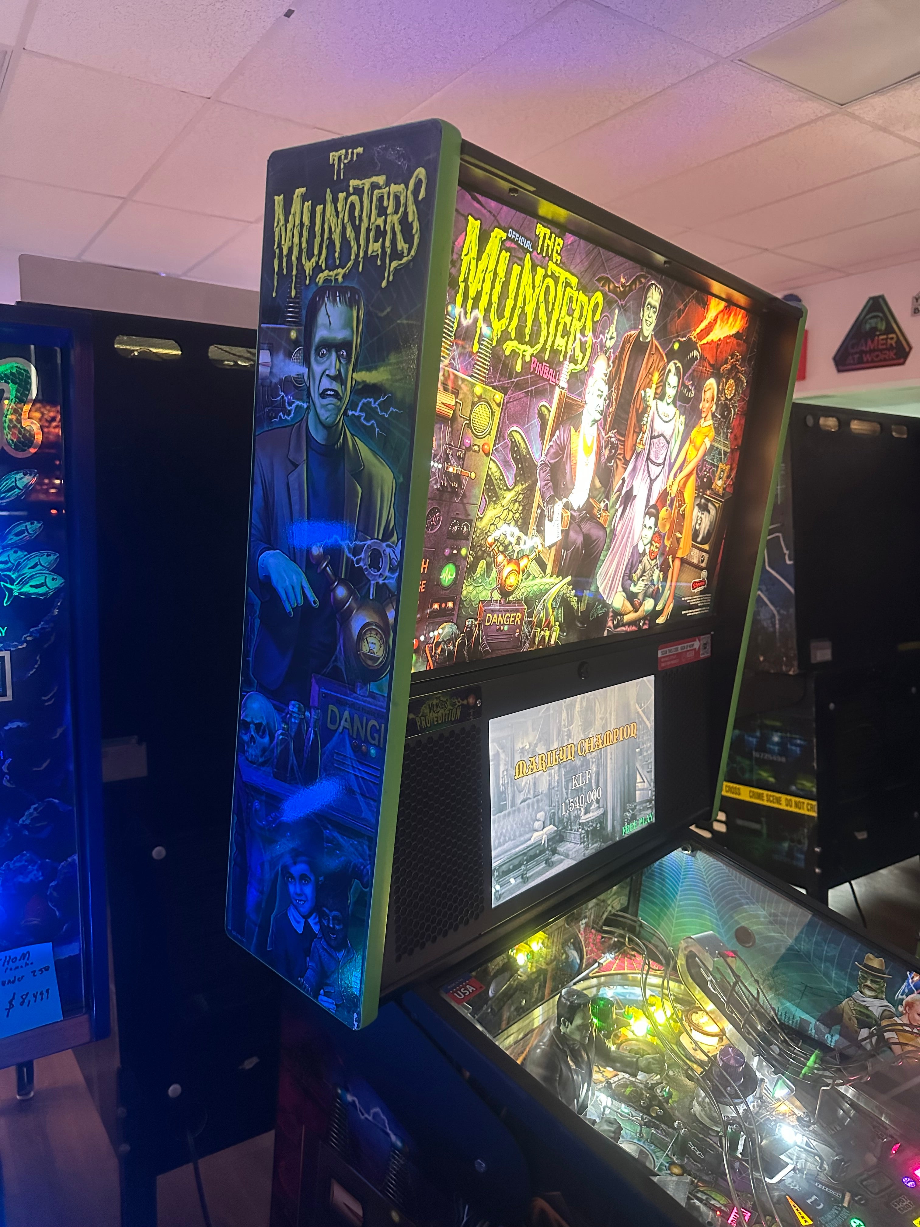 Stern Pinball The Munsters Pro Pinball Machine