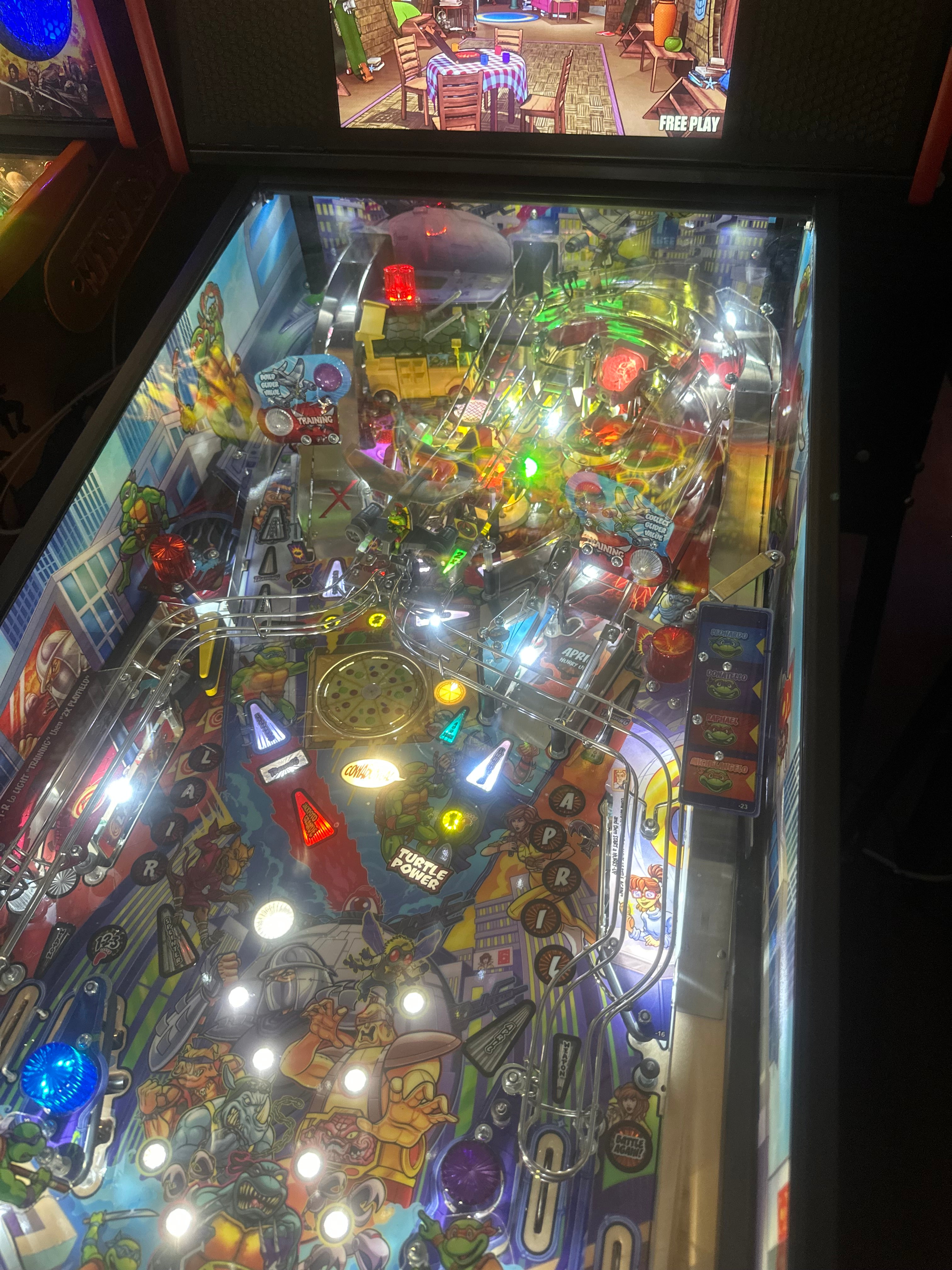Stern Pinball LOADED Teenage Mutant Ninja Turtles Premium Pinball Machine