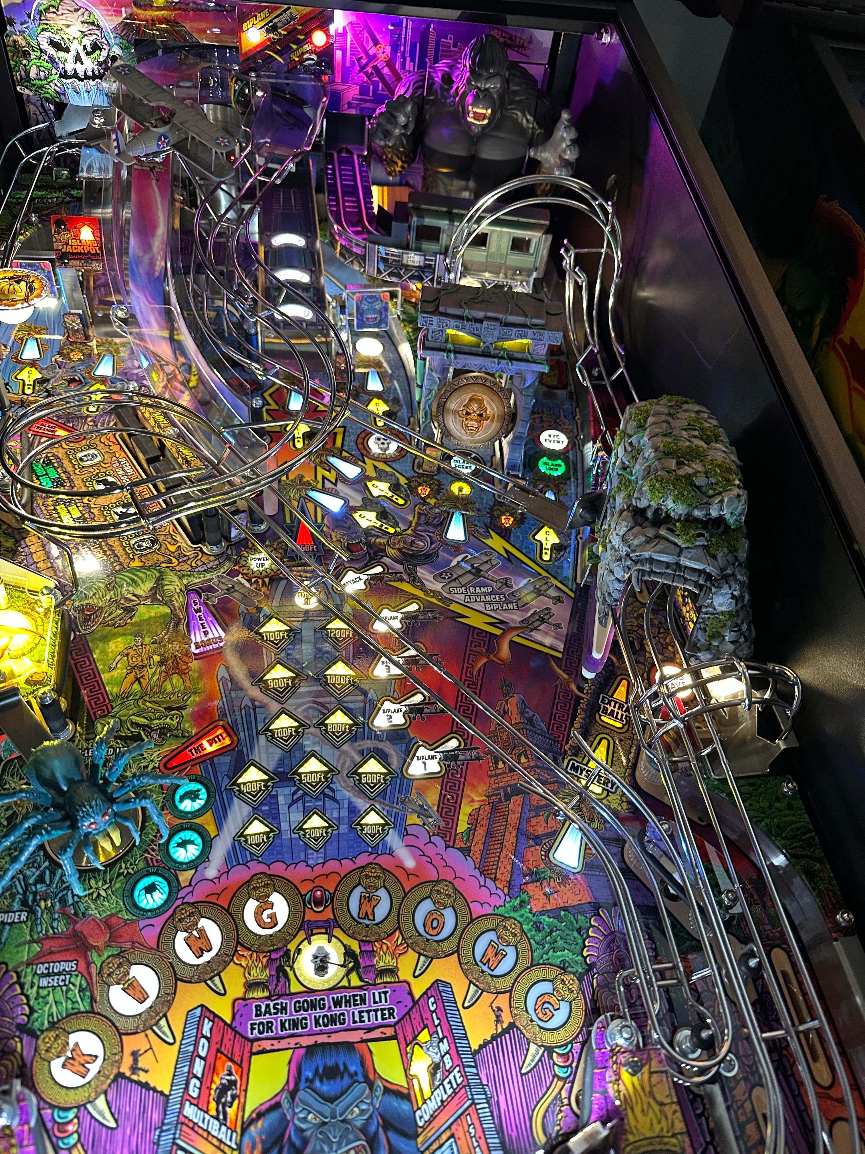 Stern Pinball King Kong: Myth of Terror Island Premium Pinball Machine