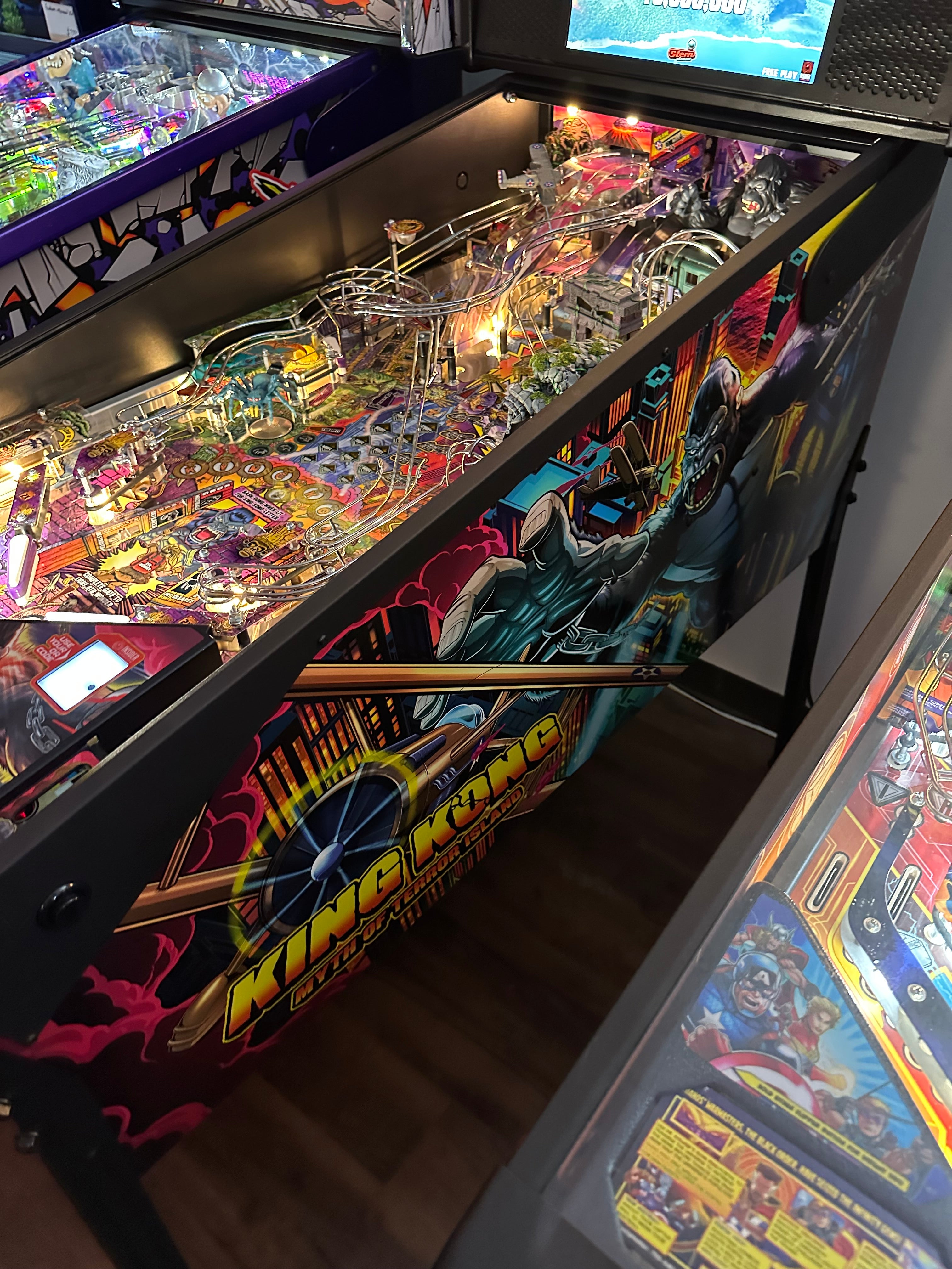 Stern Pinball King Kong: Myth of Terror Island Premium Pinball Machine