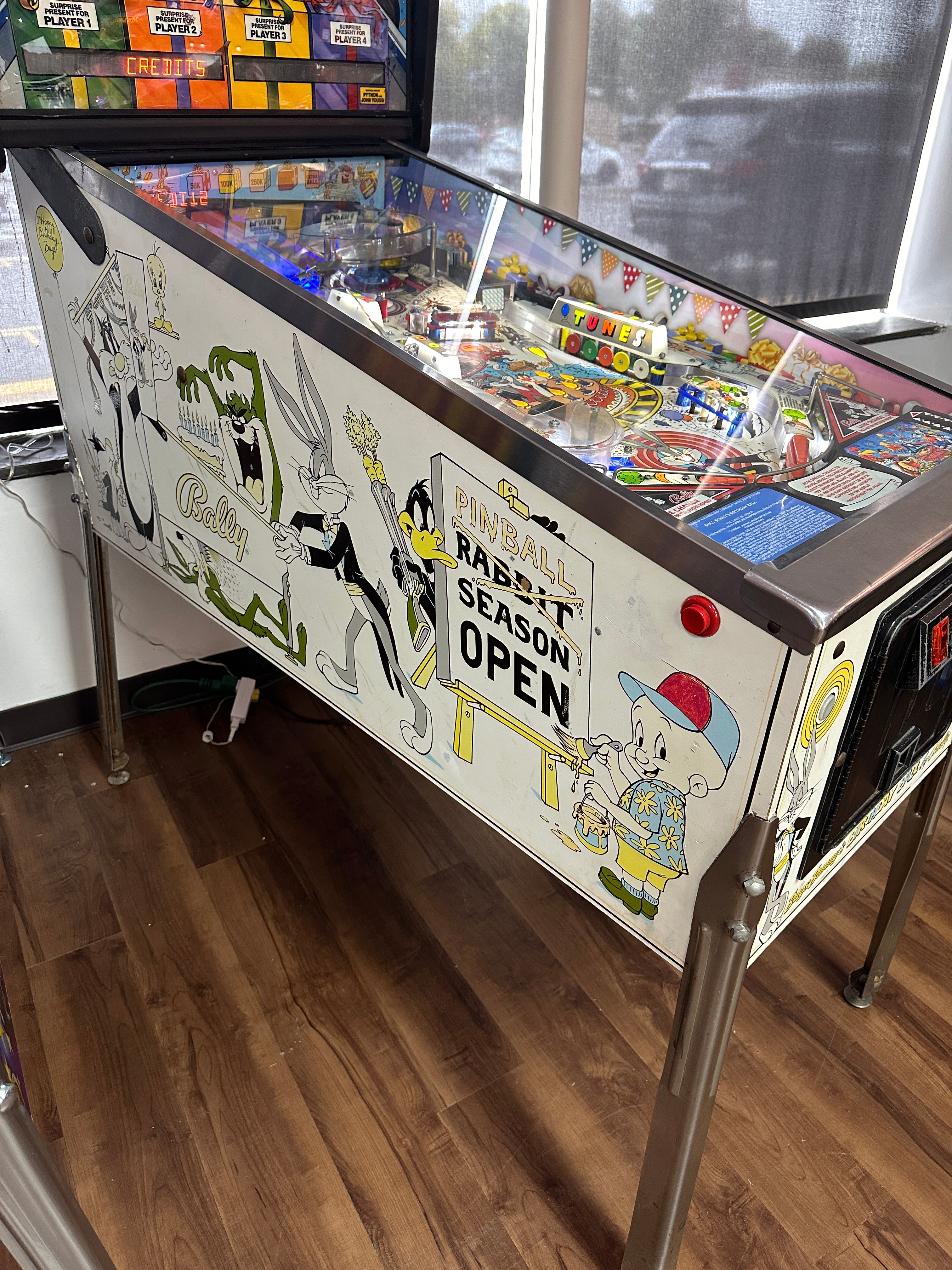Bally Bugs Bunny's Birthday Ball Pinball Machine