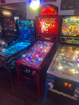 Stern Pinball LOADED AC/DC Luci Limited Edition Pinball Machine