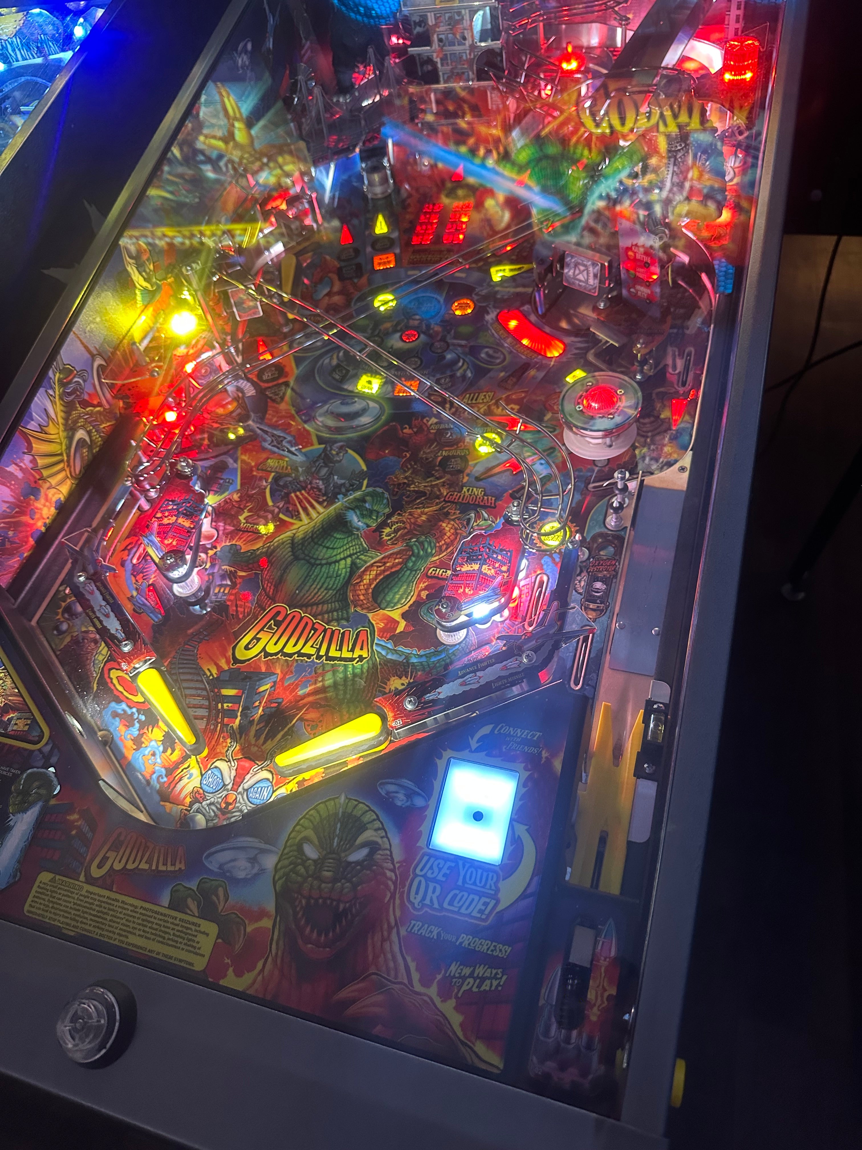 Stern Pinball LOADED Godzilla Premium Pinball Machine