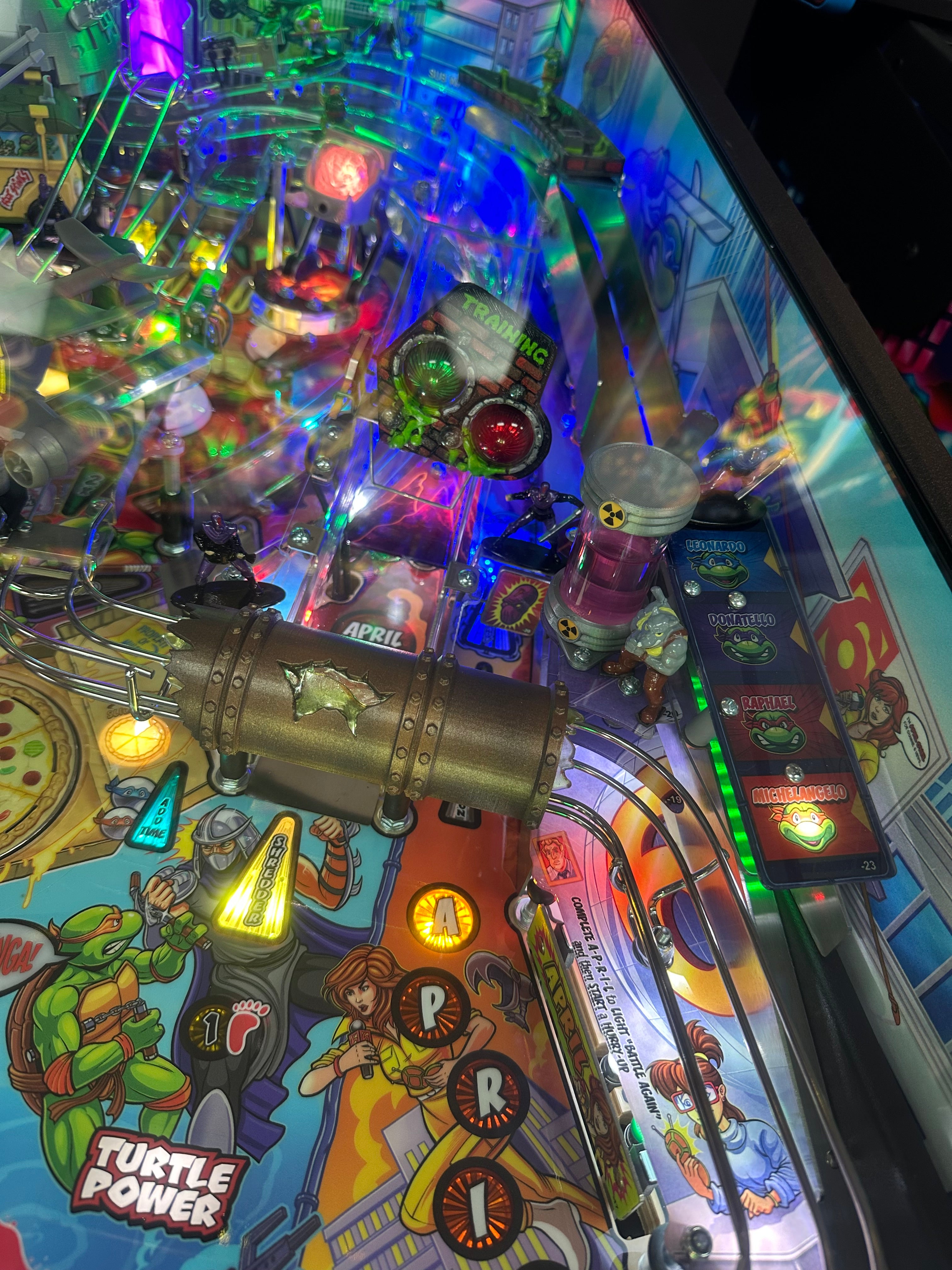 Stern Pinball LOADED Teenage Mutant Ninja Turtles Premium Pinball Machine