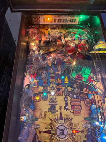 Image of Stern Pinball LOADES Pirates of the Caribbean Pinball Machine