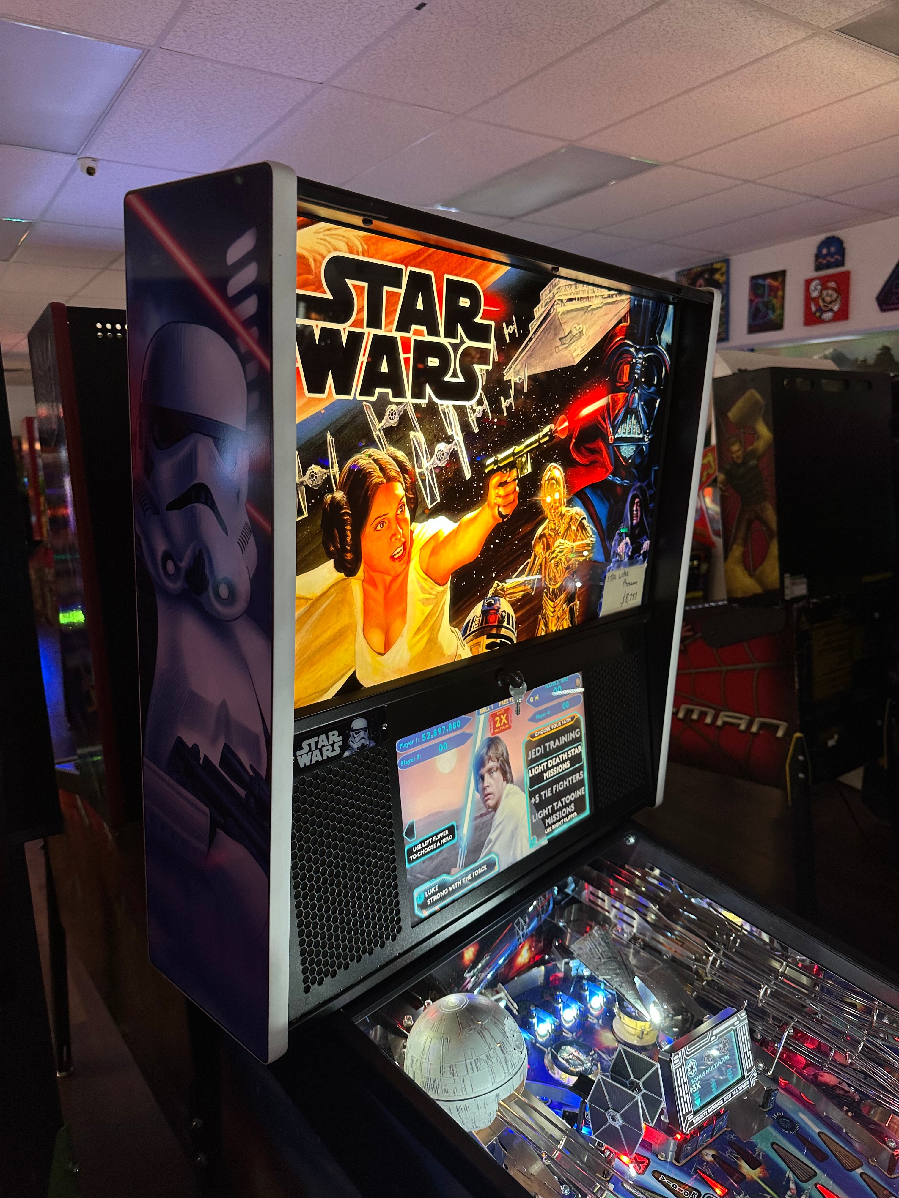 Stern Pinball LOADED Star Wars Premium Pinball Machine