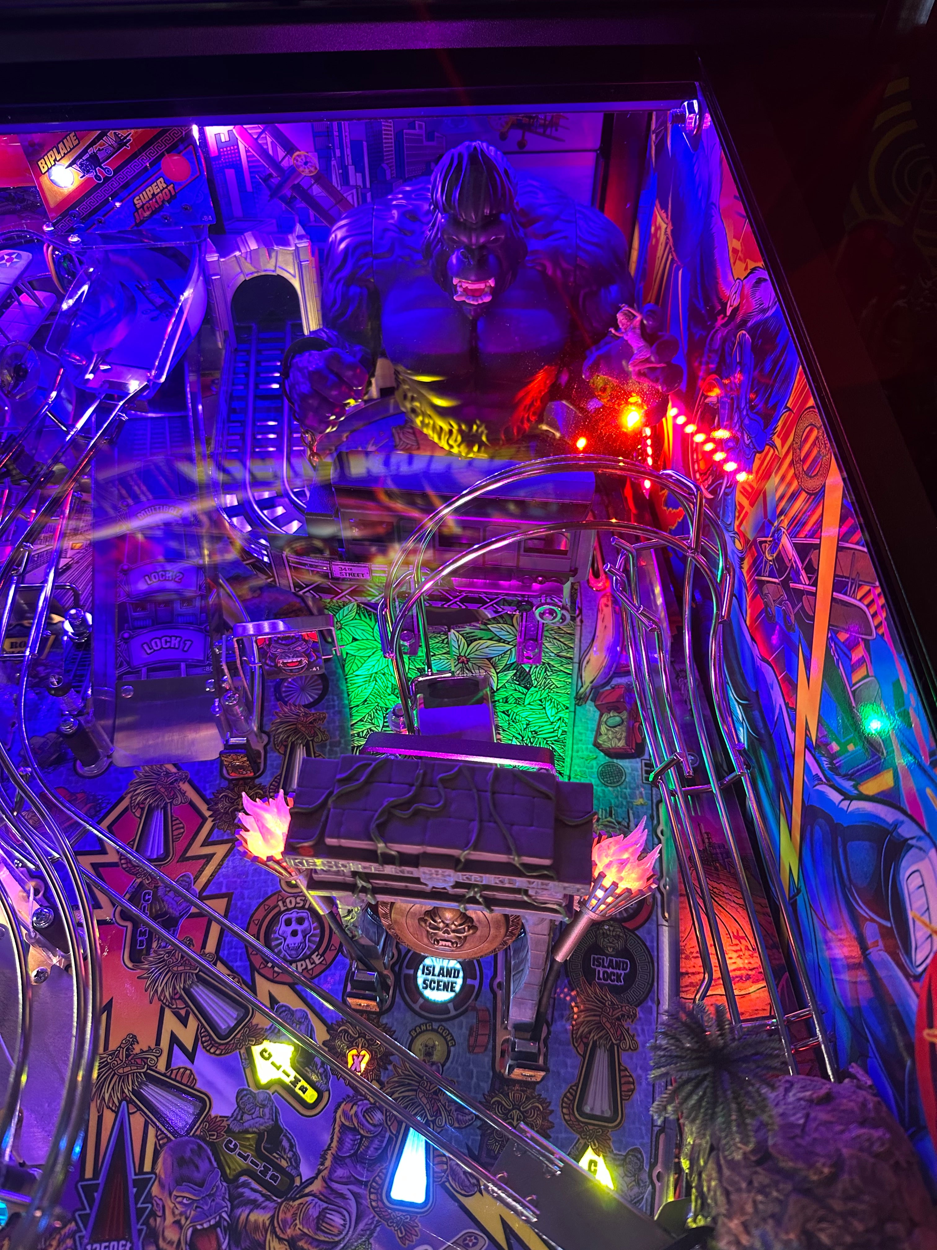 Stern Pinball LOADED King Kong: Myth of Terror Island Premium Pinball Machine