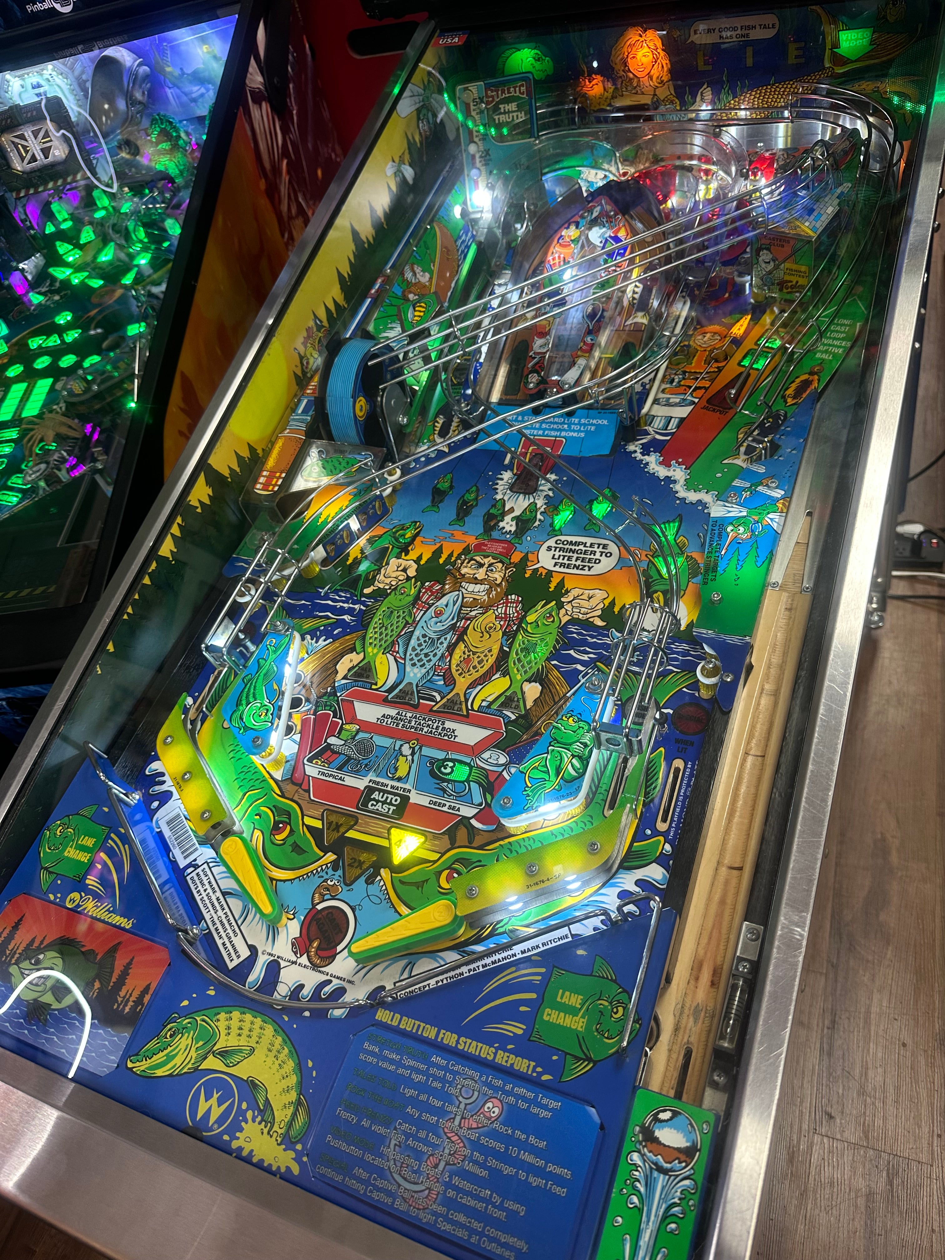 Williams LOADED Fish Tales Pinball Machine