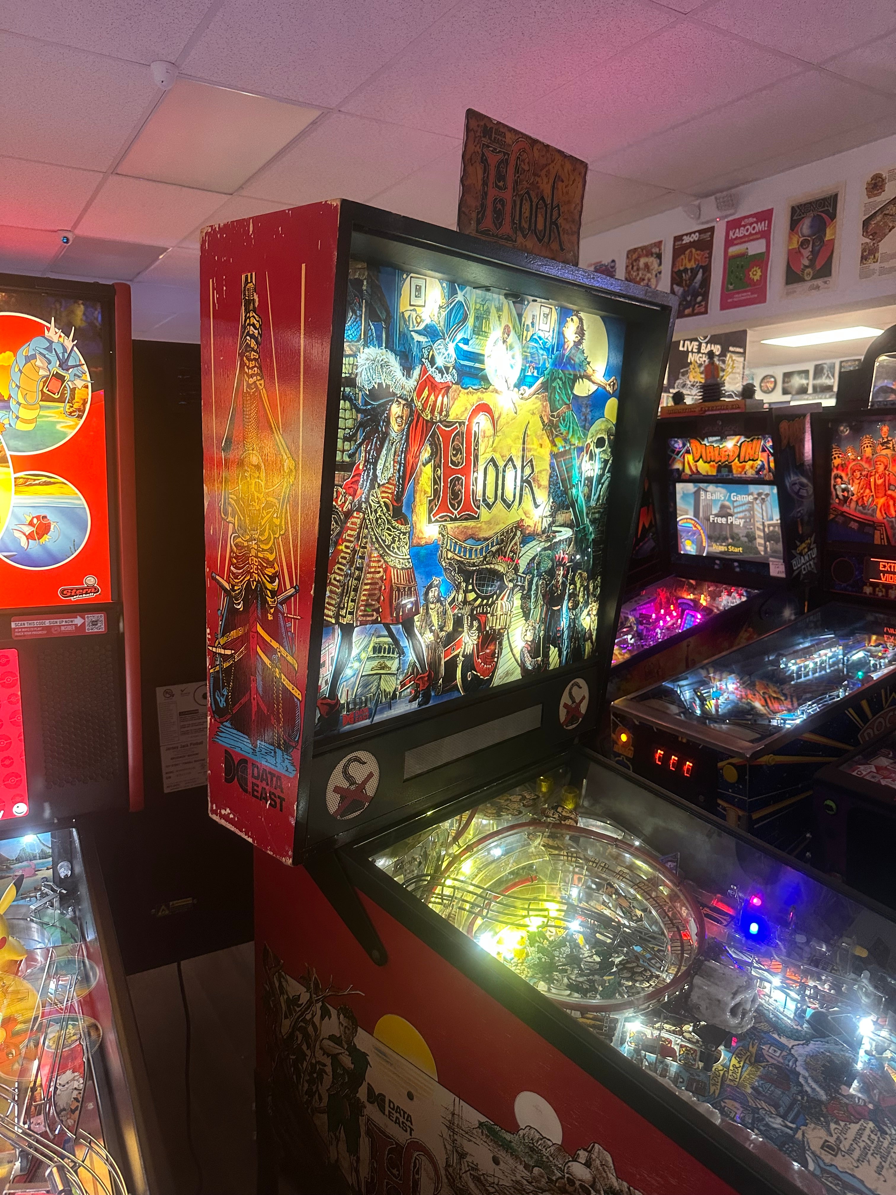 Data East Hook Pinball Machine