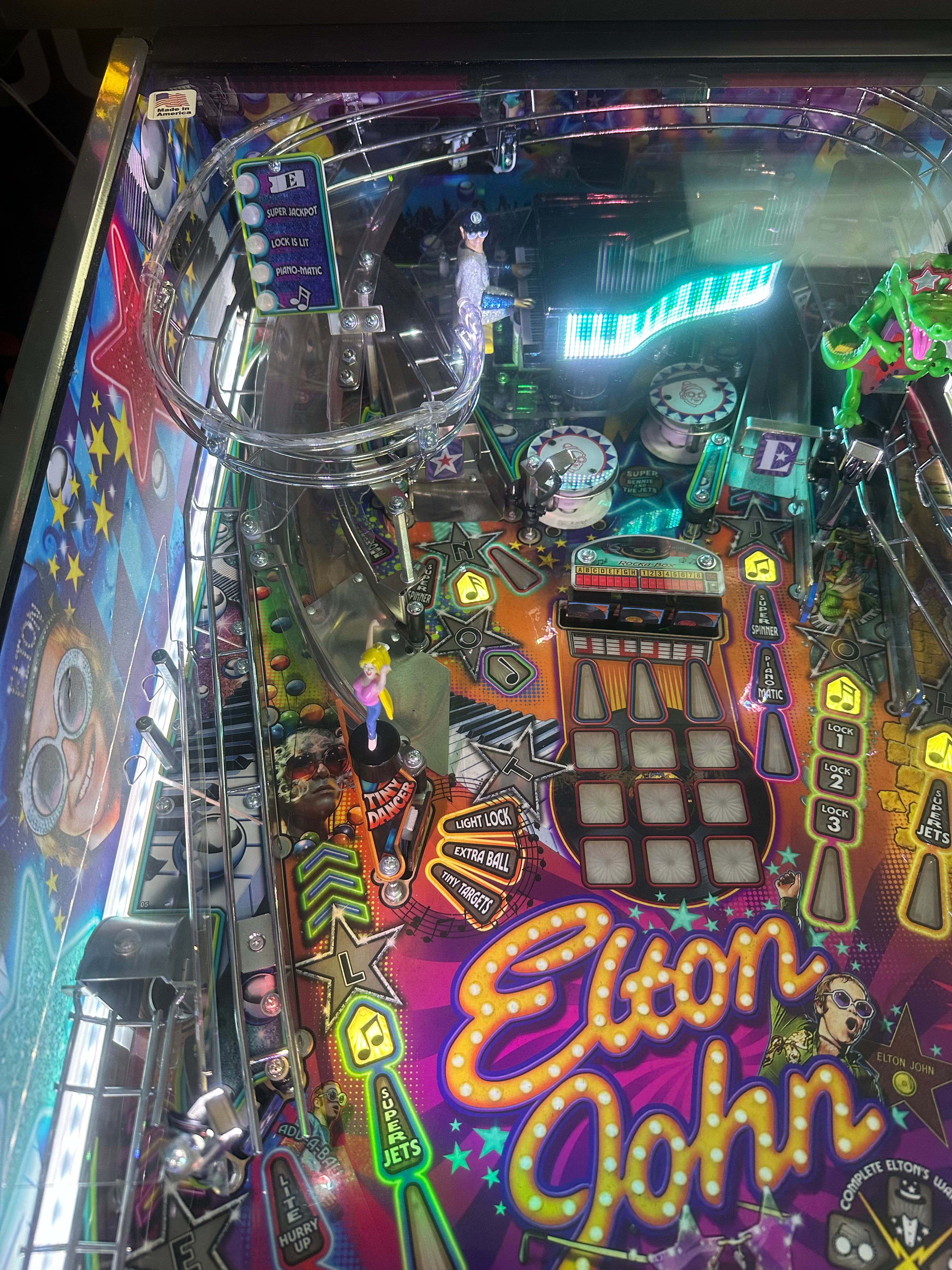 JJP Elton John Platinum Edition Pinball Machine