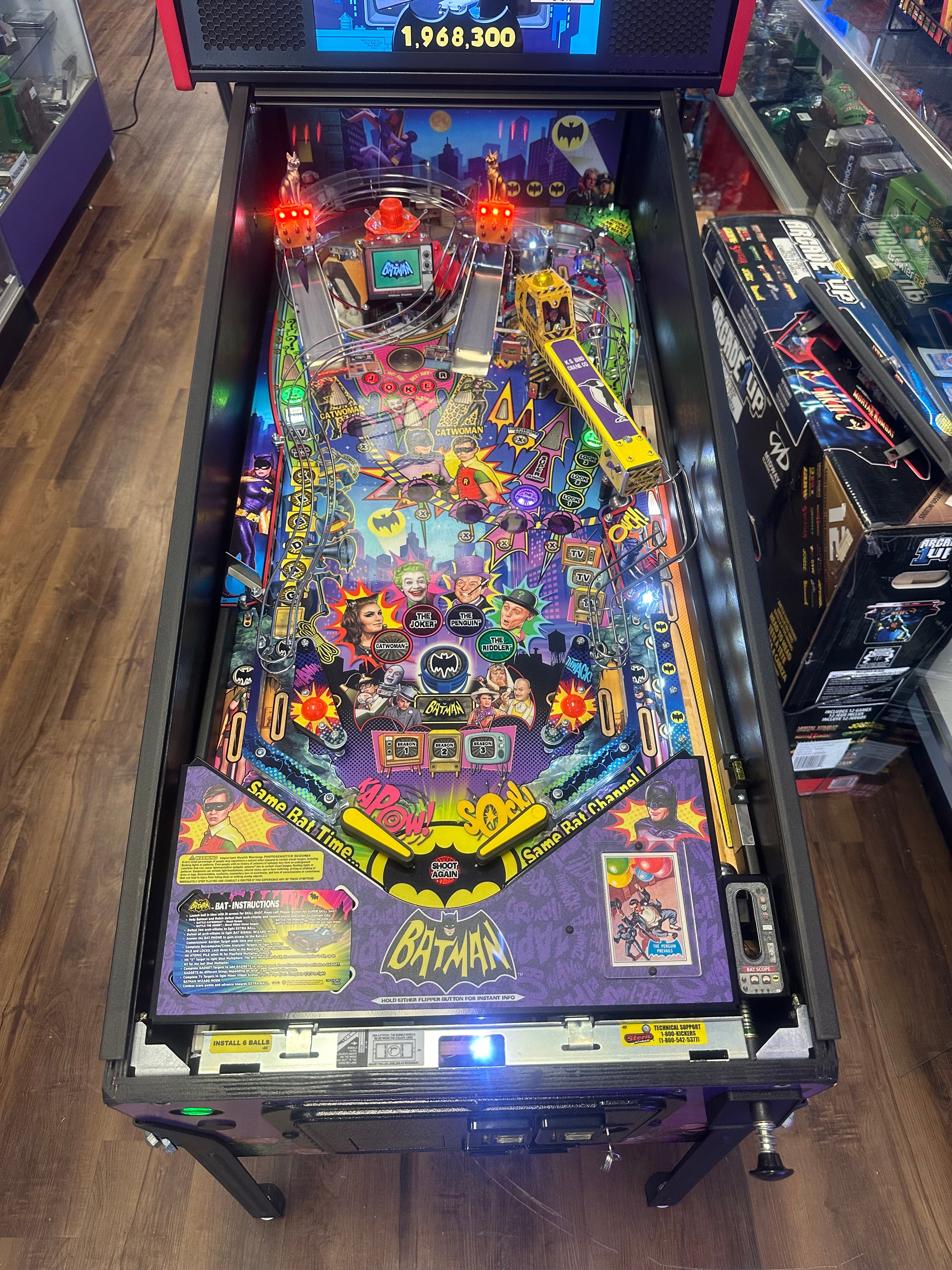 Stern Pinball Batman 66 Premium Pinball Machine