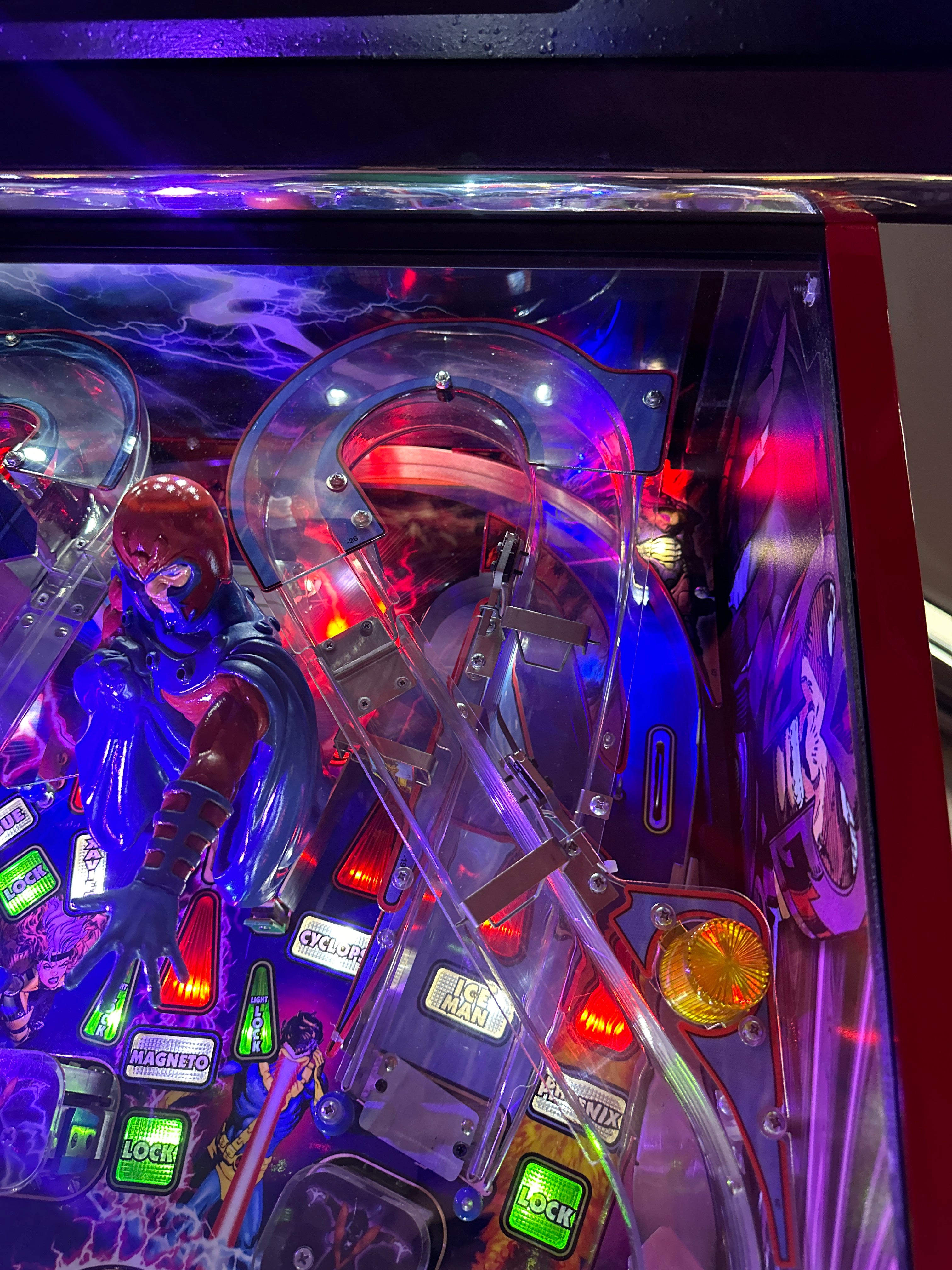 Stern Pinball LOADED X-Men Limited Magneto Edition Pinball Machine