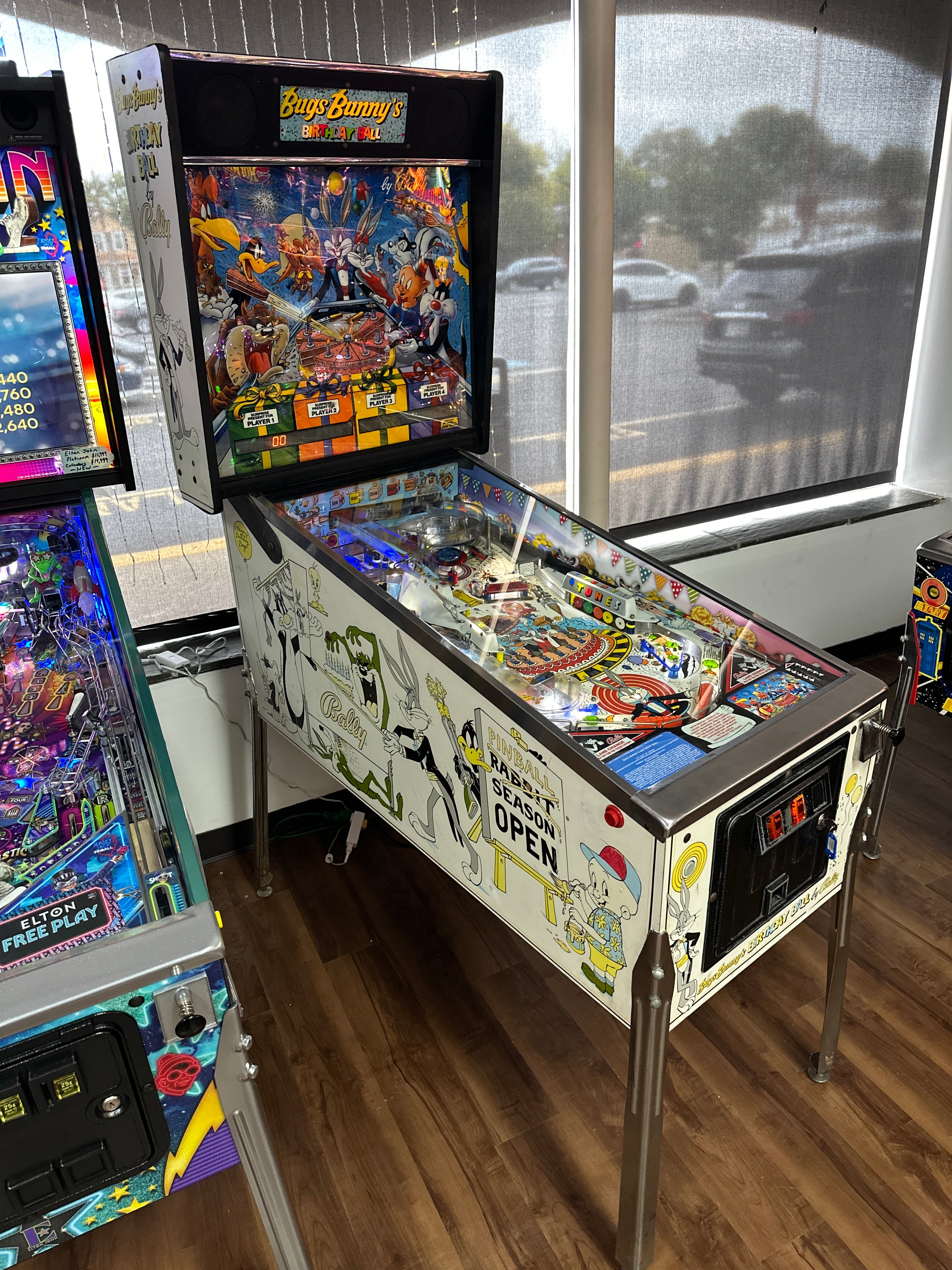 Bally Bugs Bunny's Birthday Ball Pinball Machine