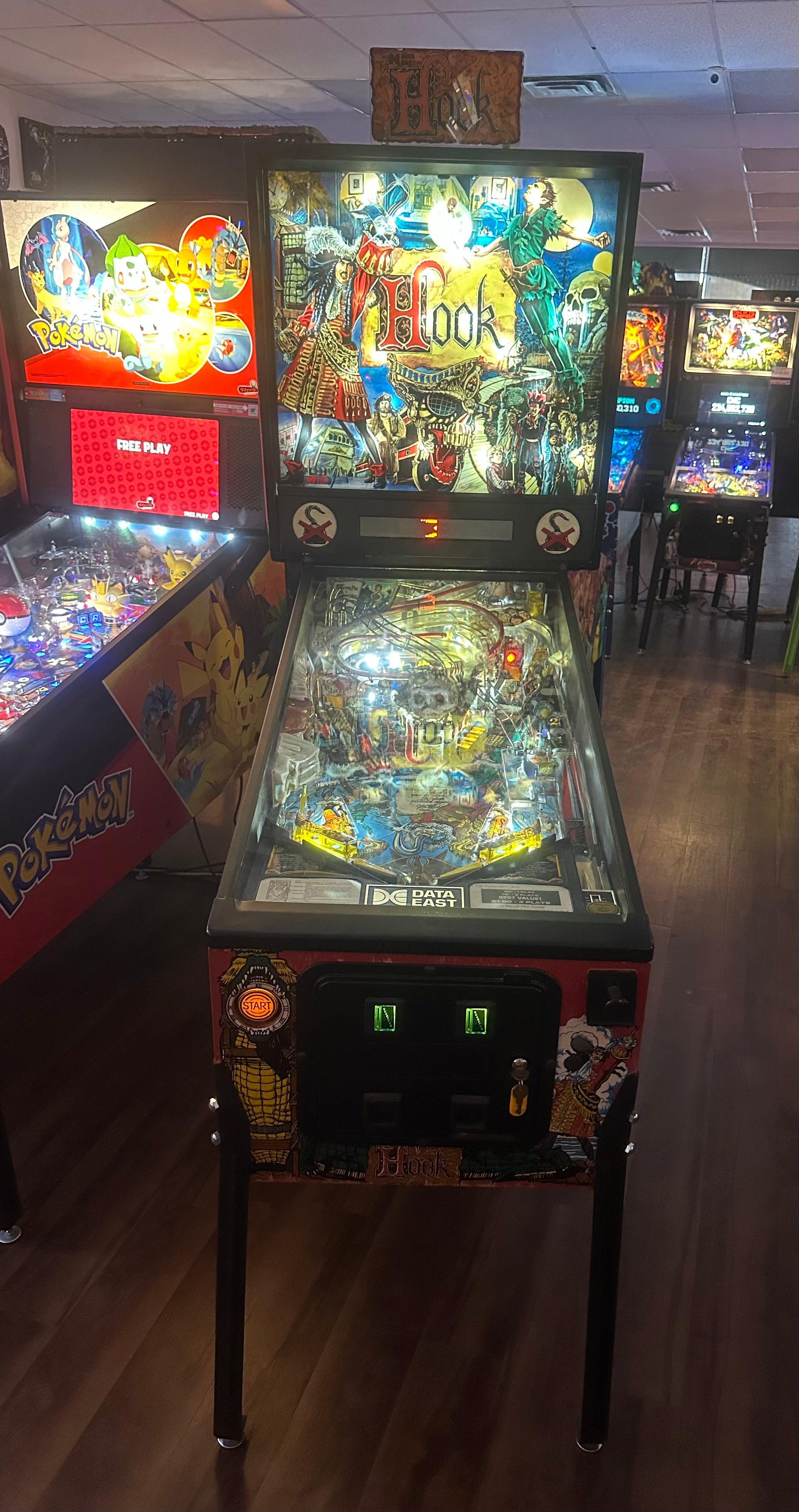 Data East Hook Pinball Machine