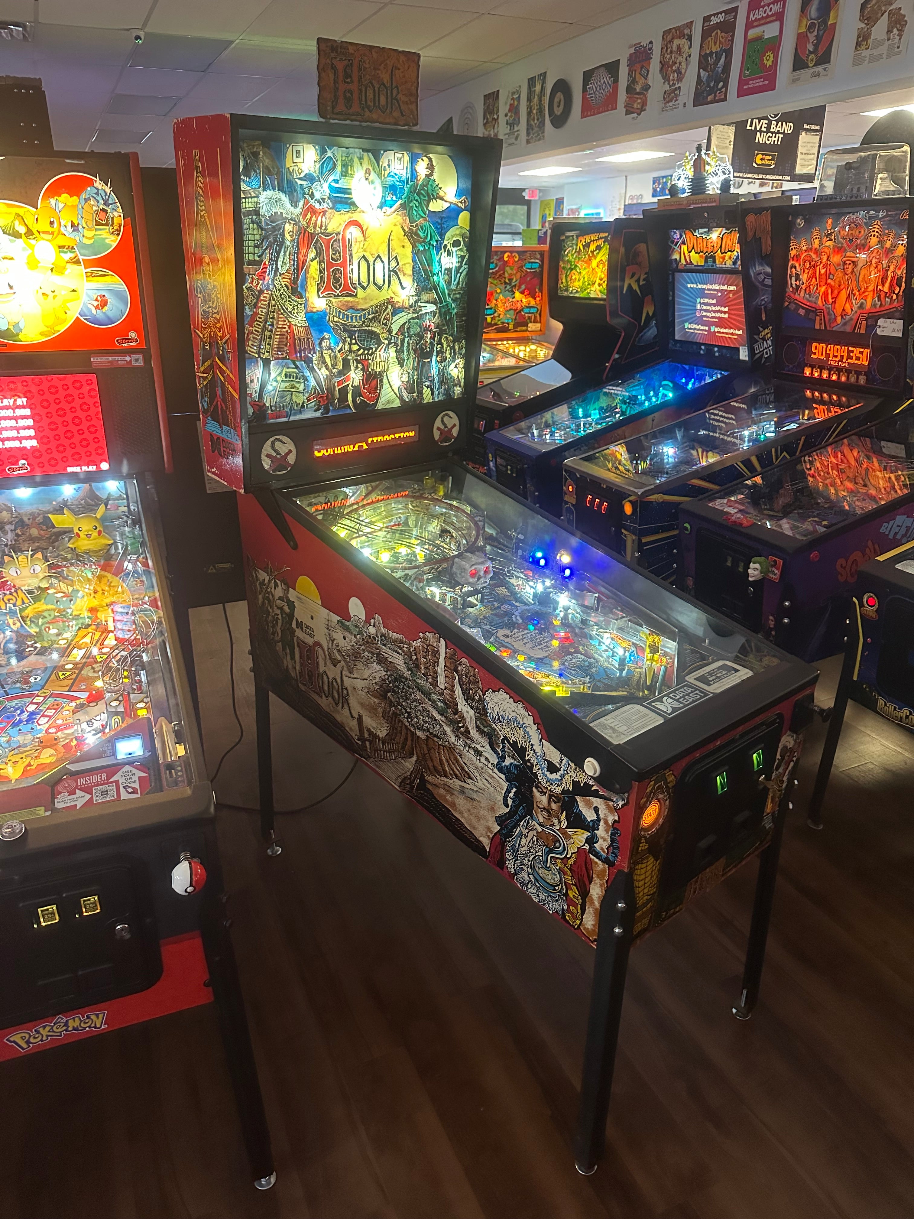 Data East Hook Pinball Machine