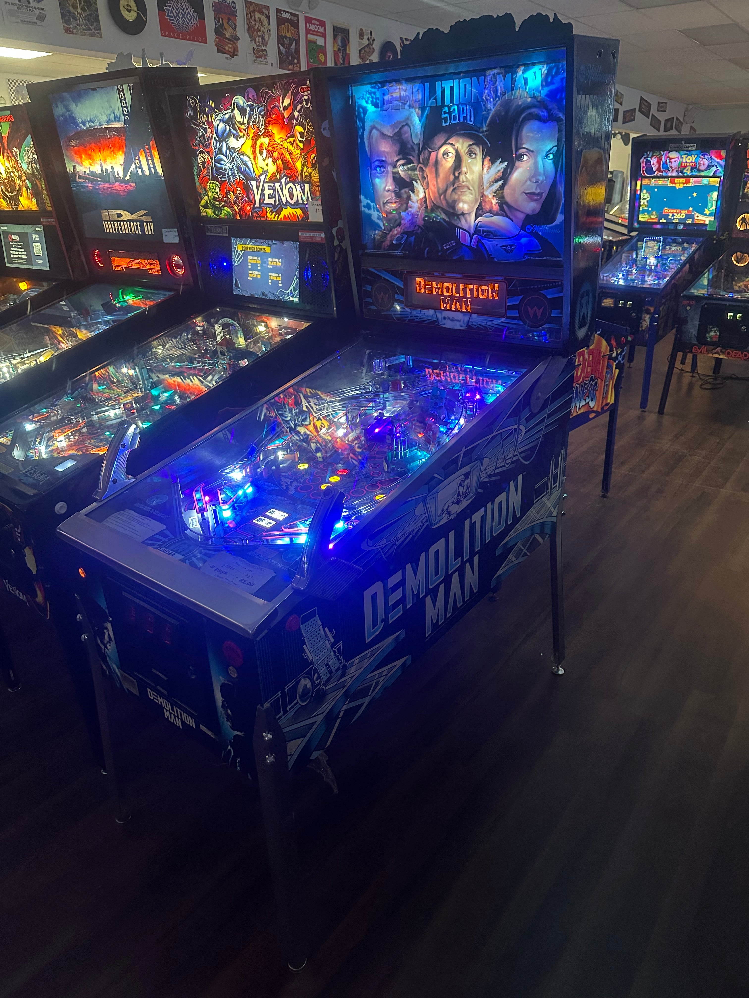 Williams Demolition Man Pinball Machine