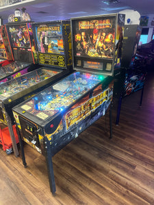 Stern Pinball Pirates of the Caribbean Pinball Machine