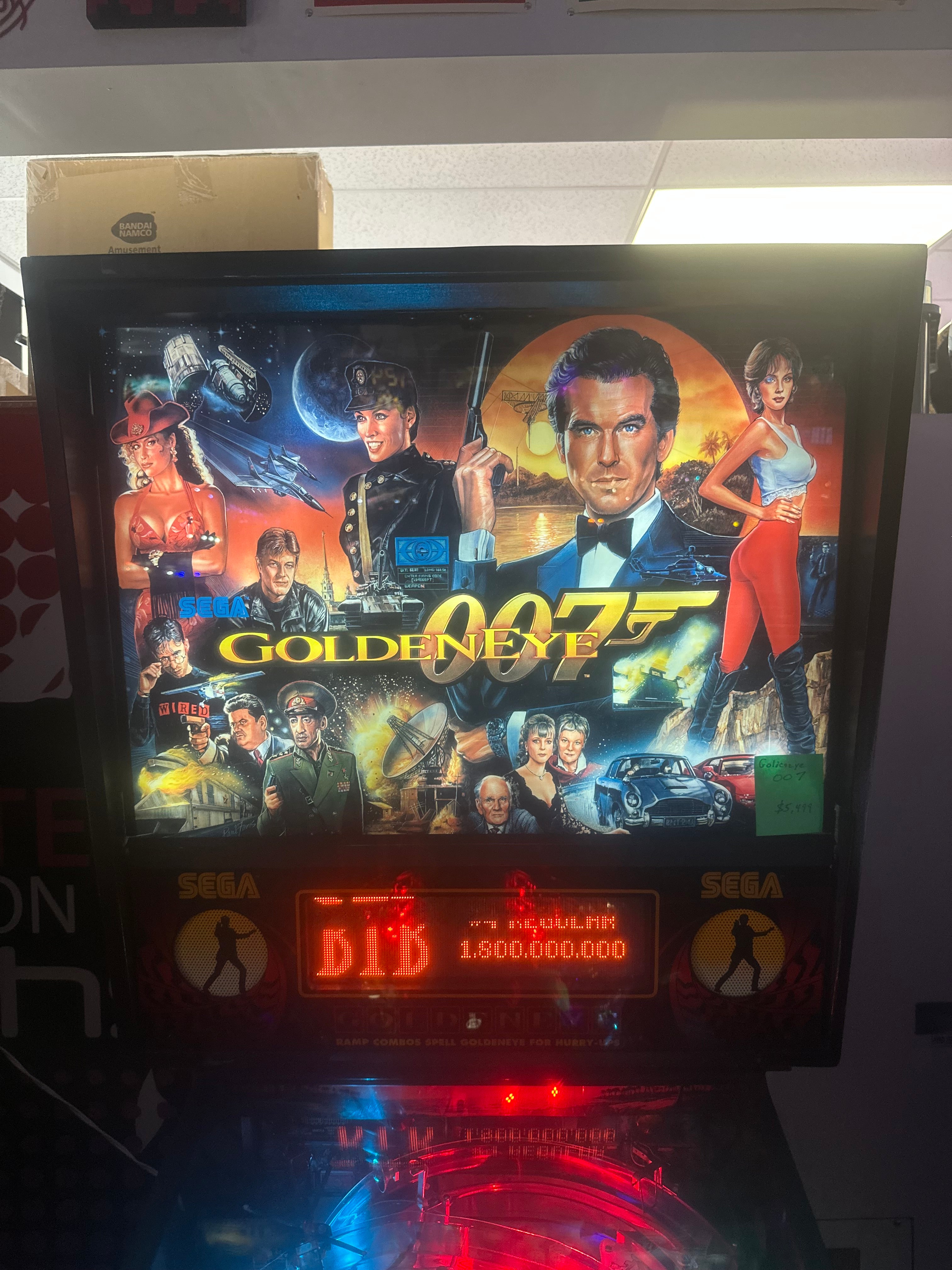 SEGA Goldeneye Pinball Machine
