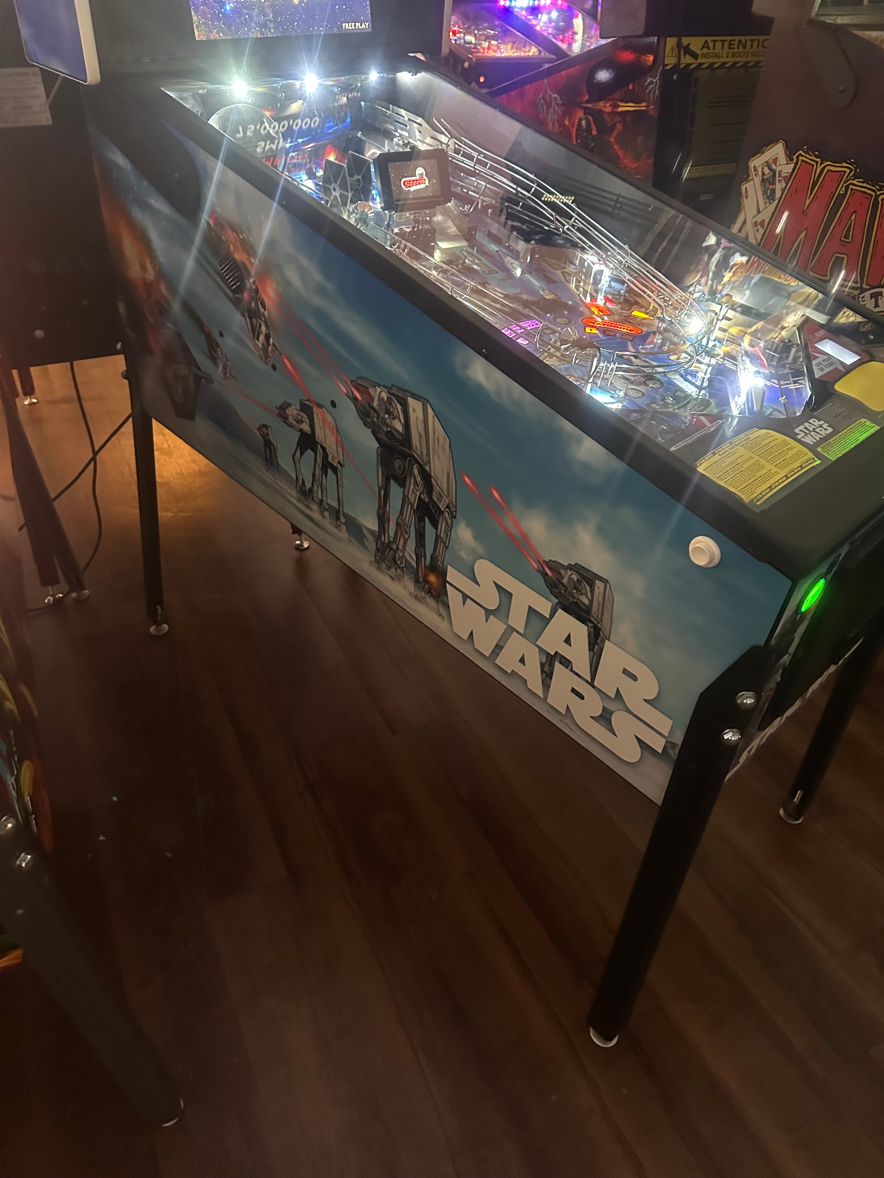 Stern Pinball Star Wars Premium Pinball Machine